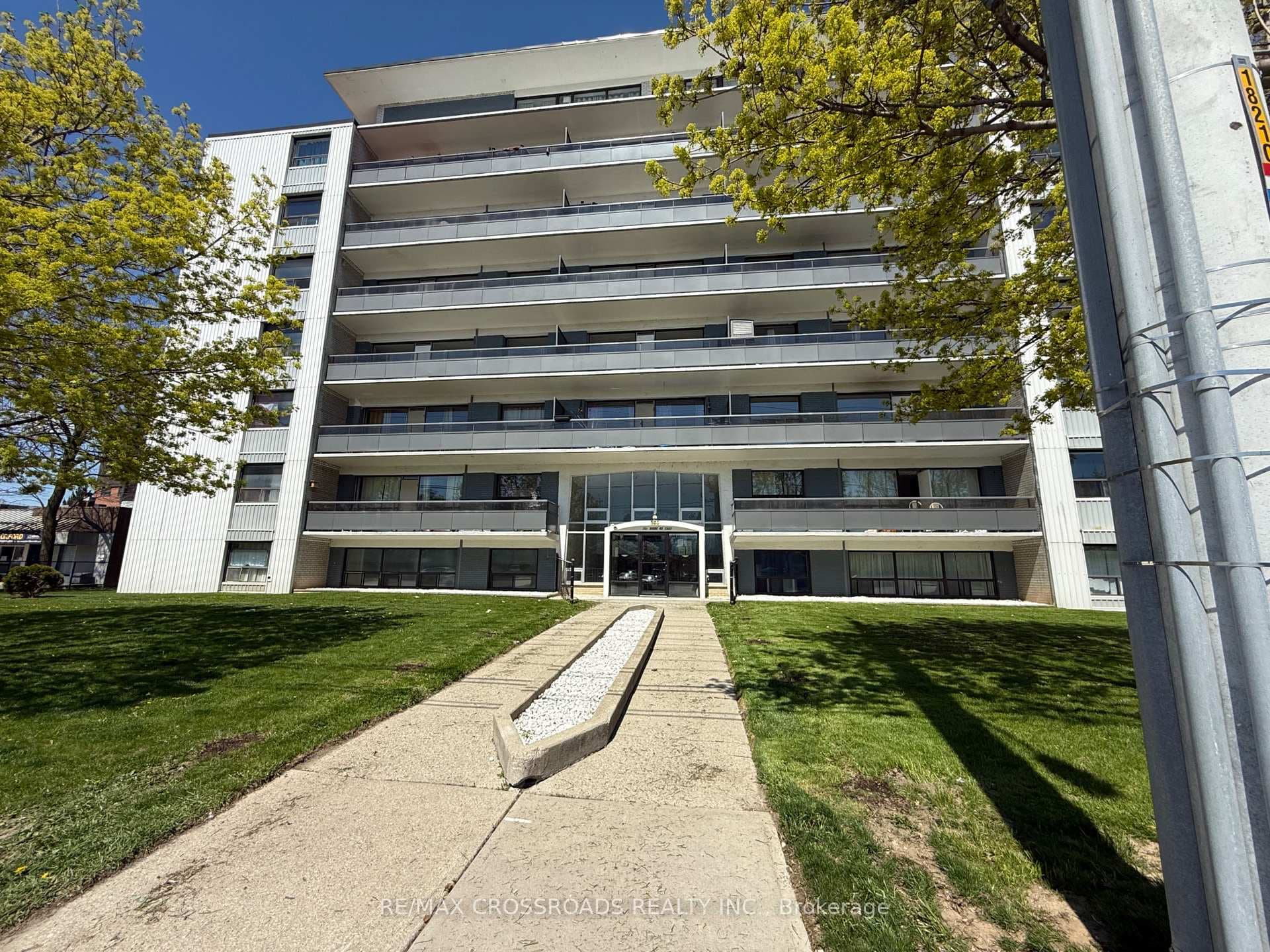 363 Lakeshore Road Unit 208, Mississauga, ON L5G 1H7 - Photo 1