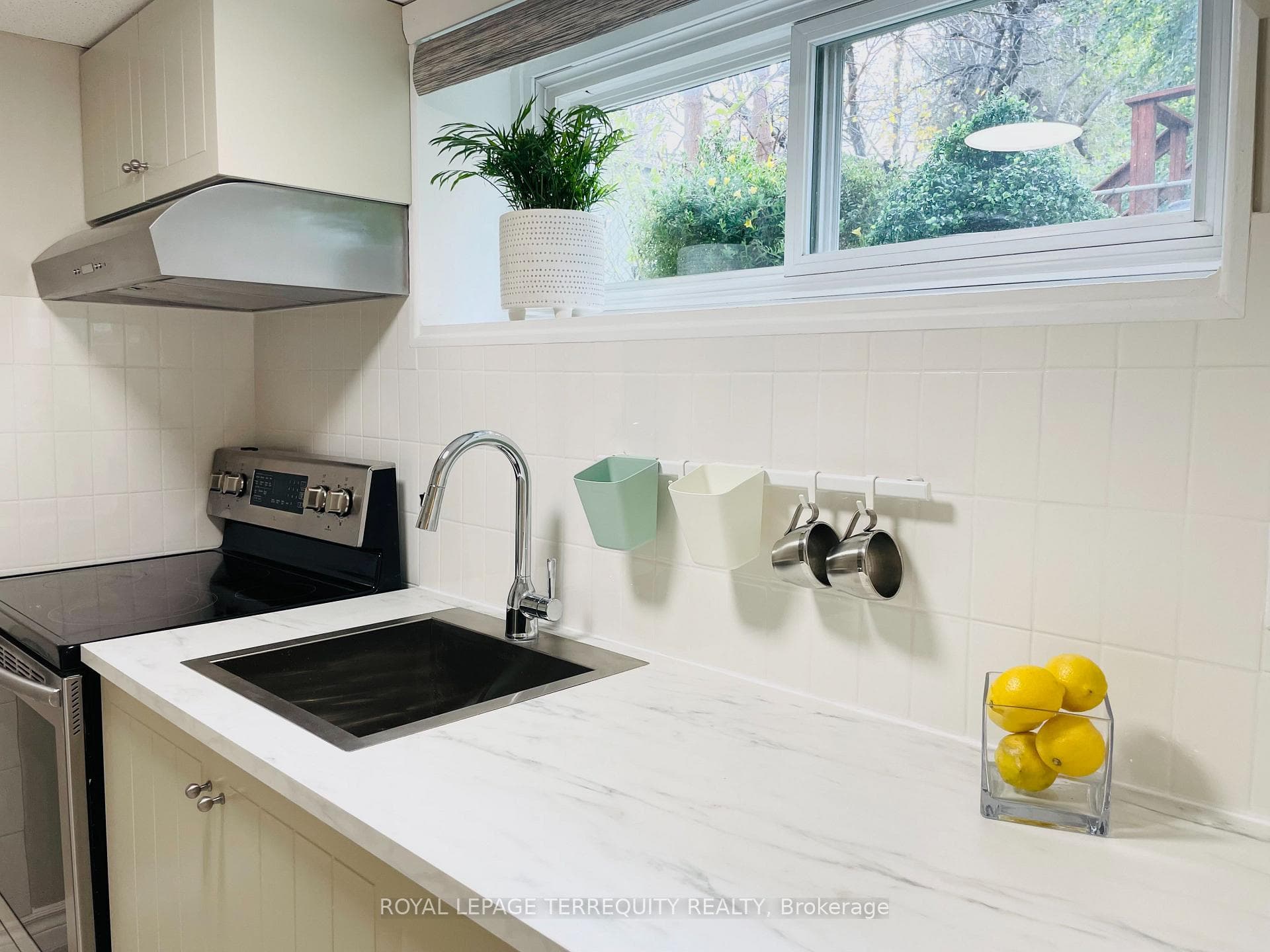 51 Garthdale Court Unit Basement, North York (Bathurst Manor / Clanton Park), ON M3H 5P7 - Photo 1