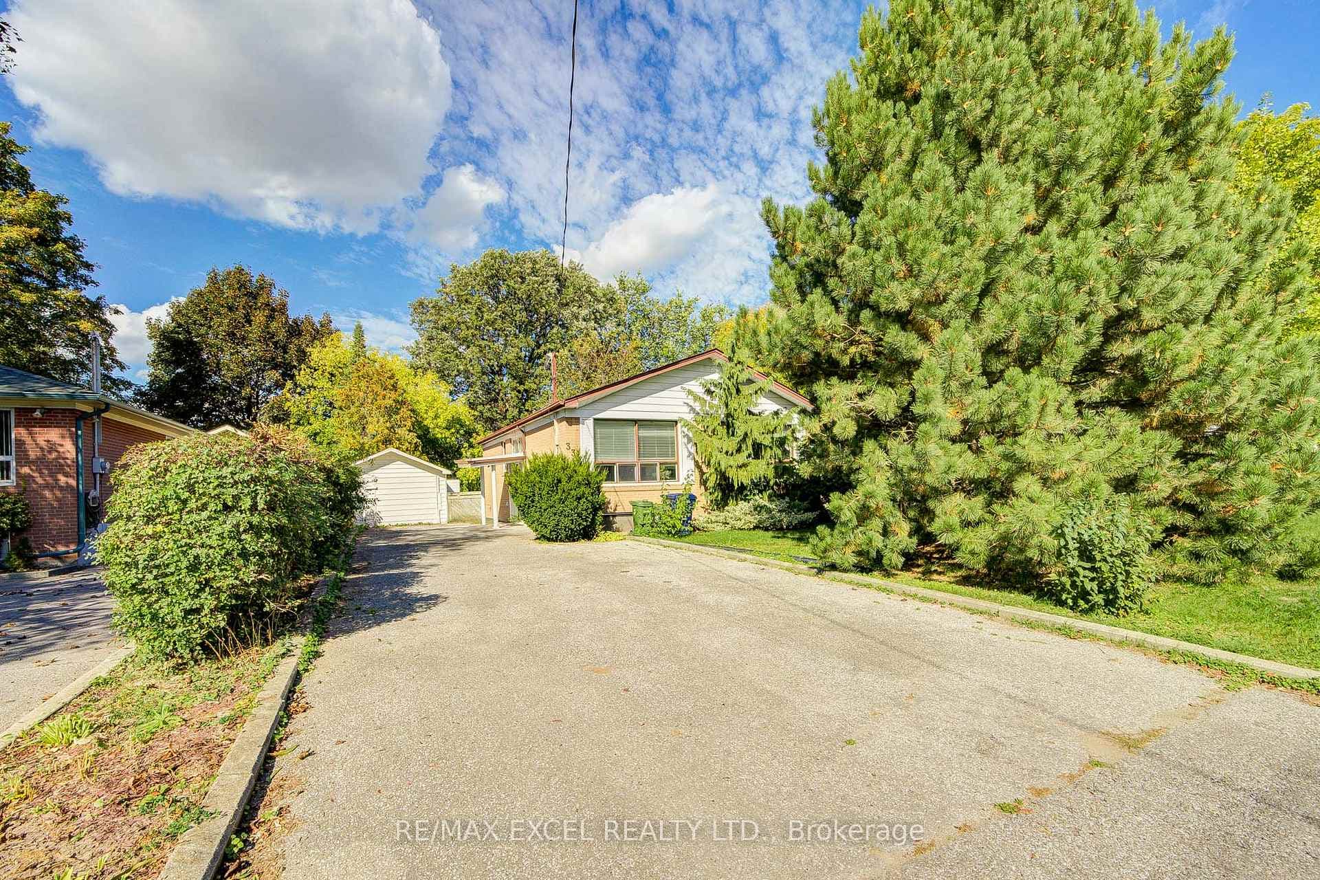 334 Moore Park Avenue, Thornhill / Willowdale, ON M2R 2R6 - Photo 1