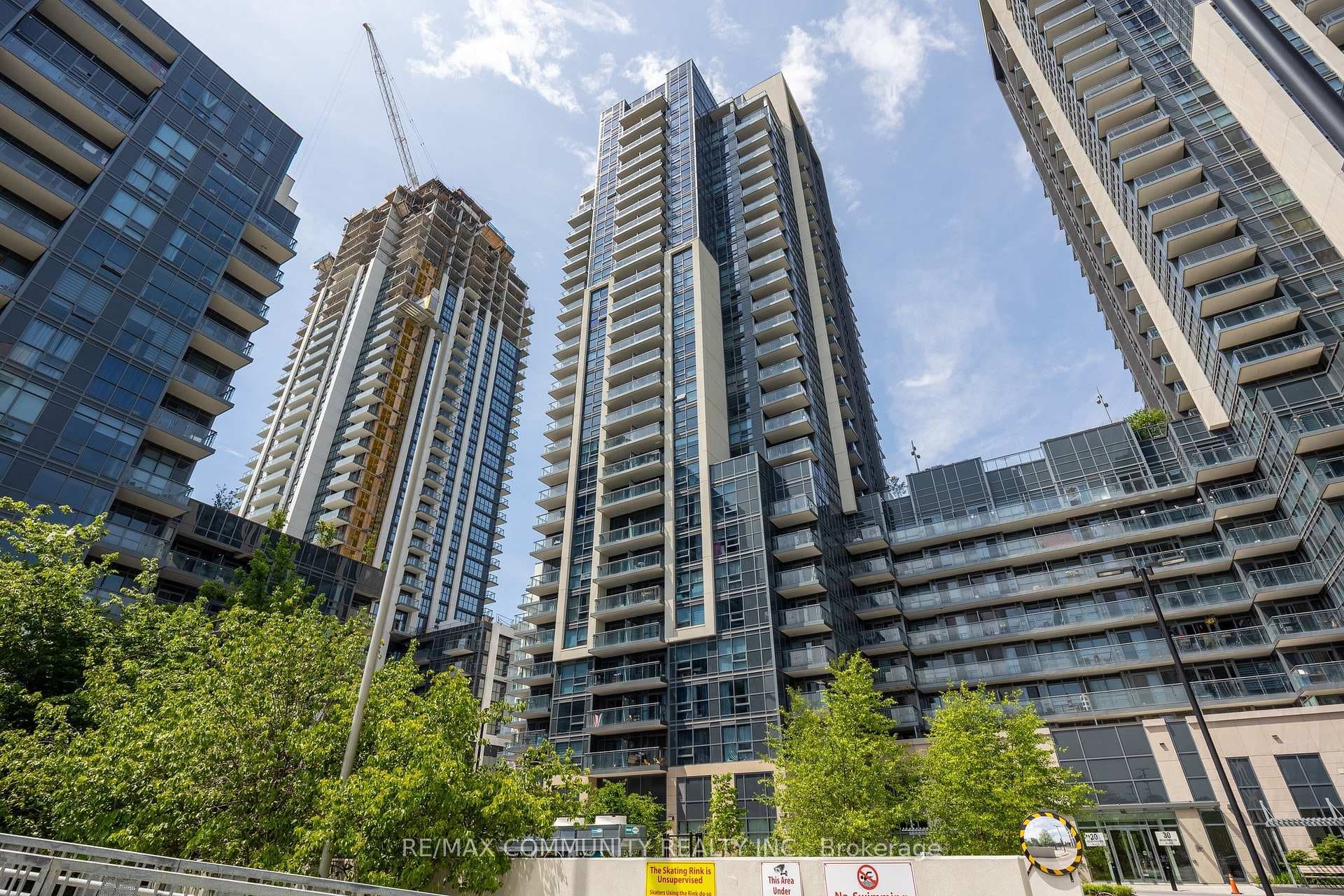 20 Meadowglen Place Unit 429, Scarborough (West Hill / Highland Creek), ON M1G 0A9 - Photo 1