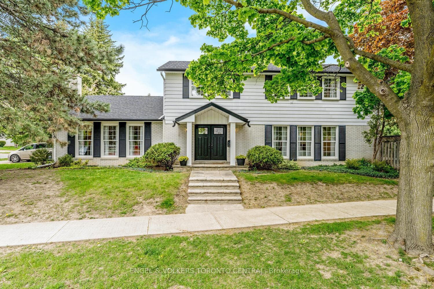 Welcome to 33 Avonwick Gate