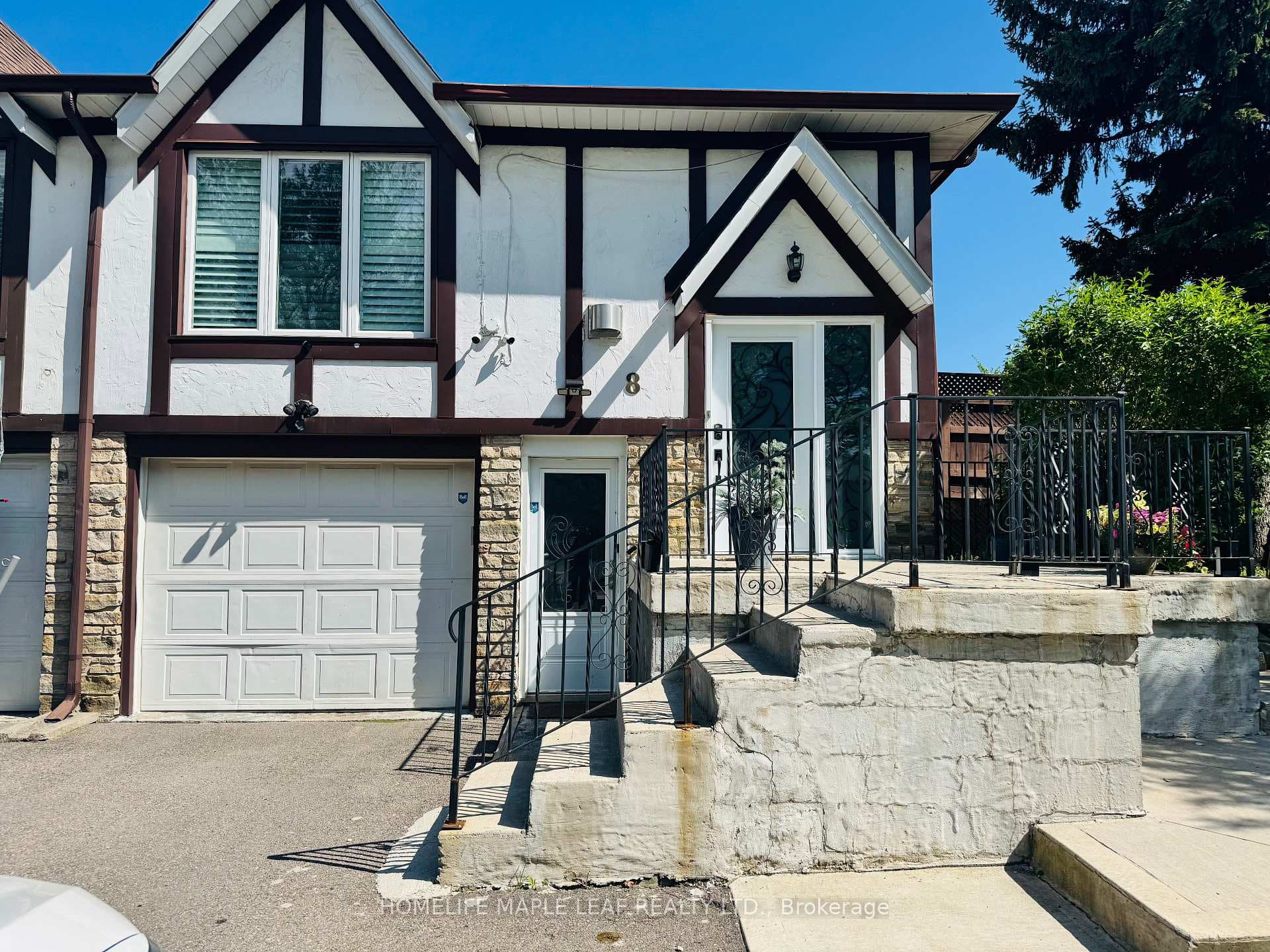 8 Montrose Place, Brampton, ON L6S 2S8 - Photo 1