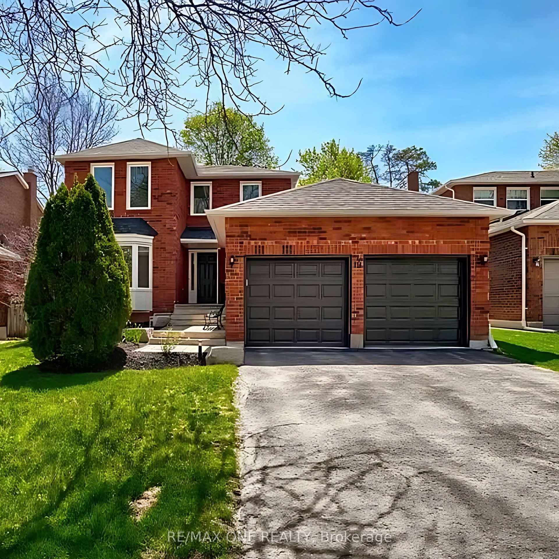 19 Chadburn Crescent, Aurora, ON L4G 4V6 - Photo 1