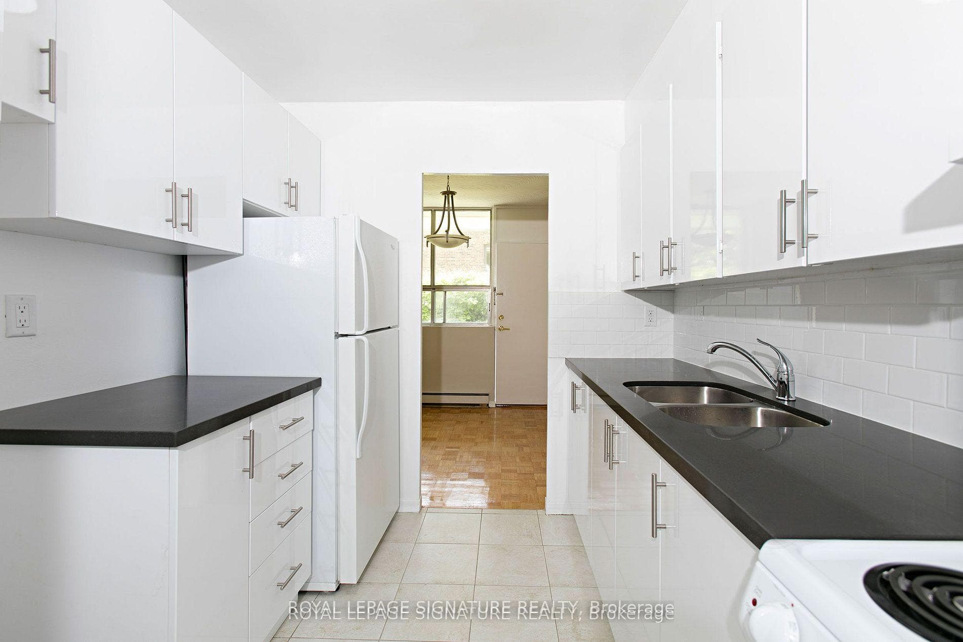 525 Eglinton Avenue Unit 804, Leaside / Davisville, ON M4P 1N5 - Photo 1