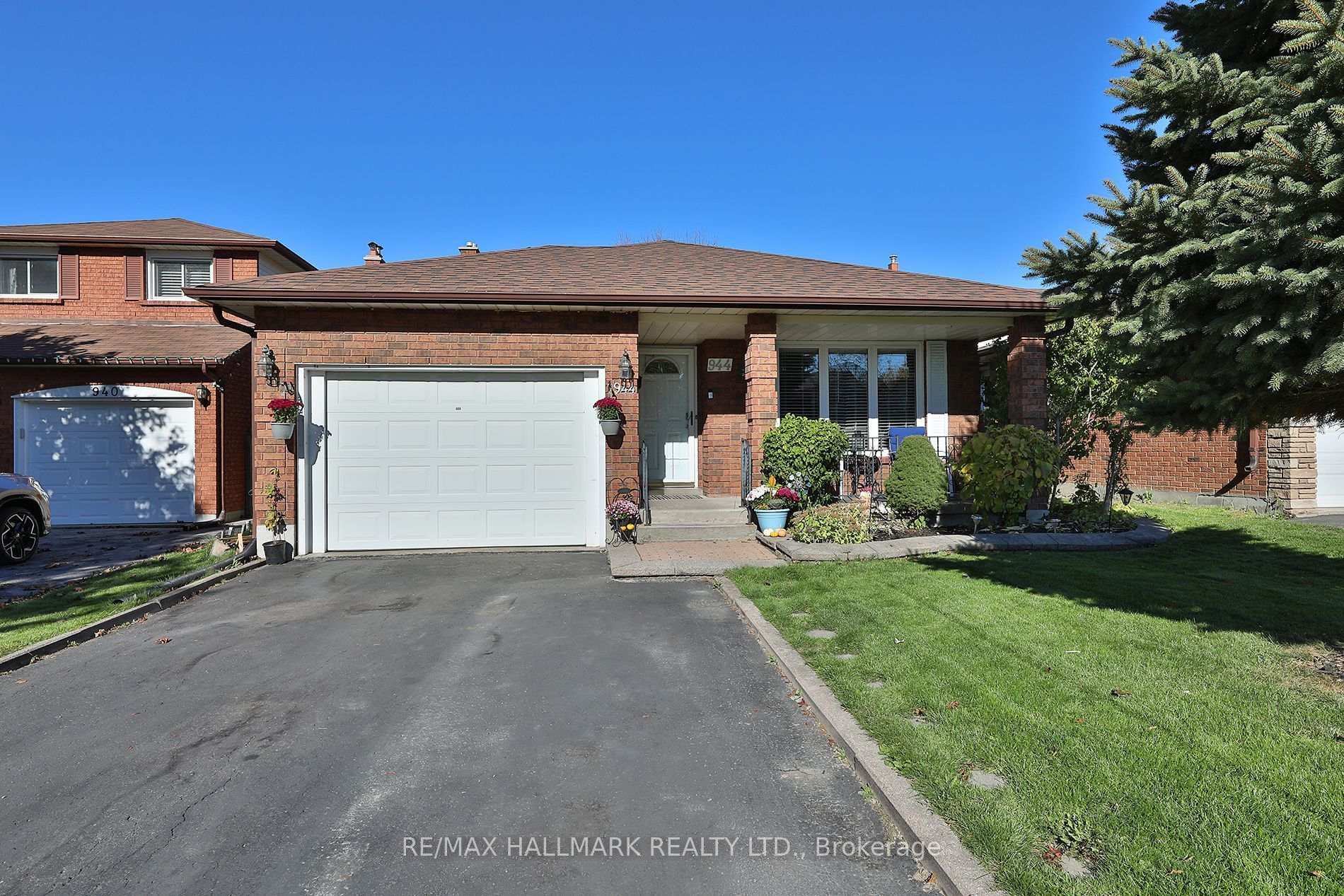 944 William Booth Crescent, Oshawa, ON L1G 7N4 - Photo 1