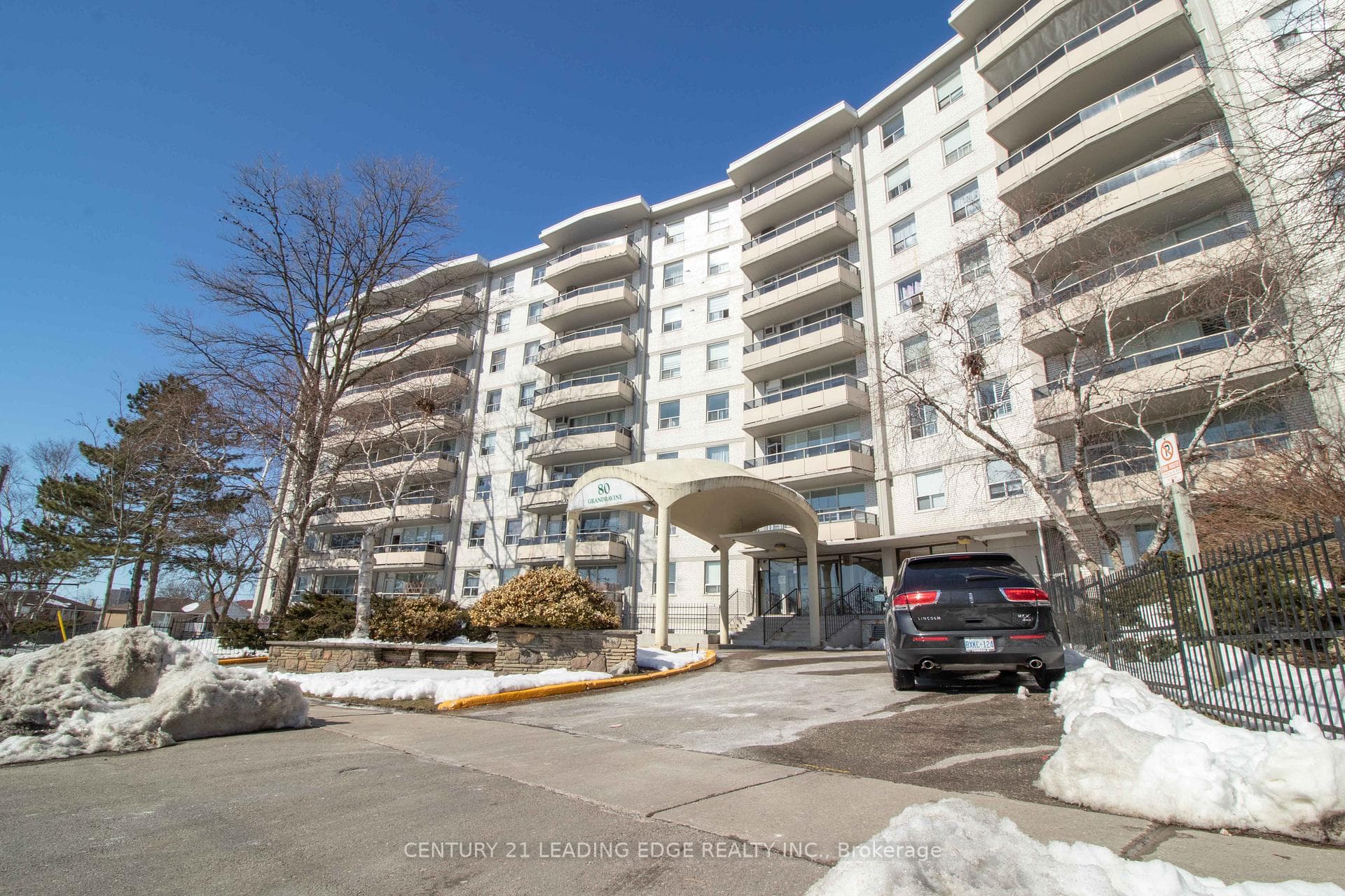 80 Grandravine Drive Unit 703, Downsview / Black Creek, ON M3J 1B2 - Photo 1