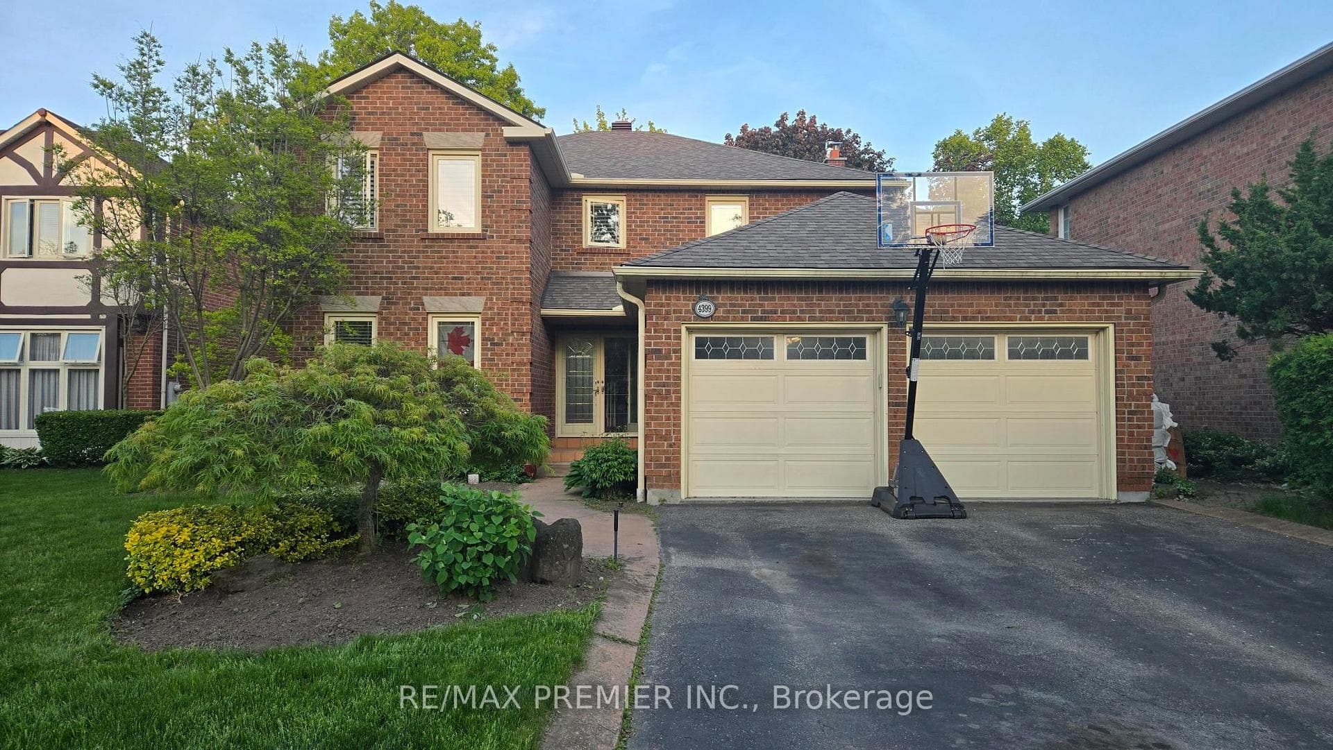 4399 Beacon Lane, Mississauga, ON L5C 4J8 - Photo 1