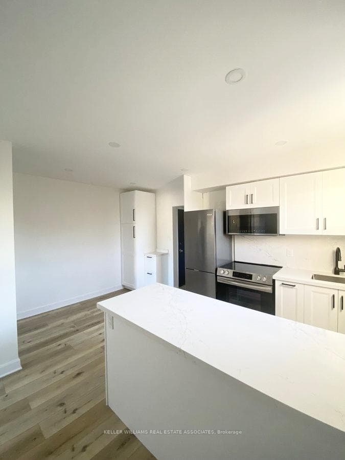434 Royal York Road Unit 1, Toronto W06