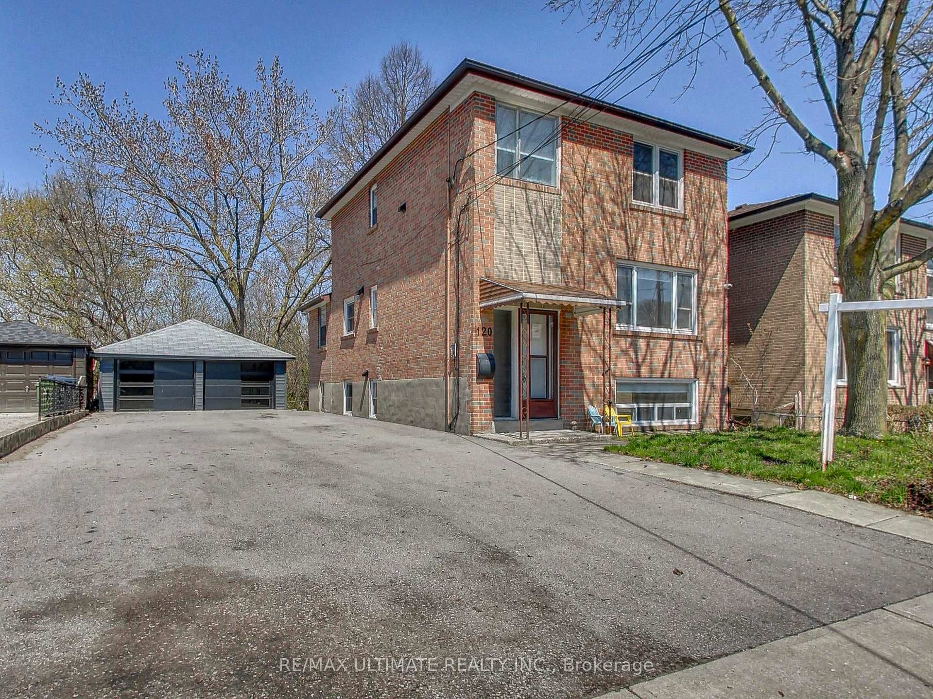 120 Edinborough Court, Keelesdale / Eglinton West, ON M6N 2E8 - Photo 1