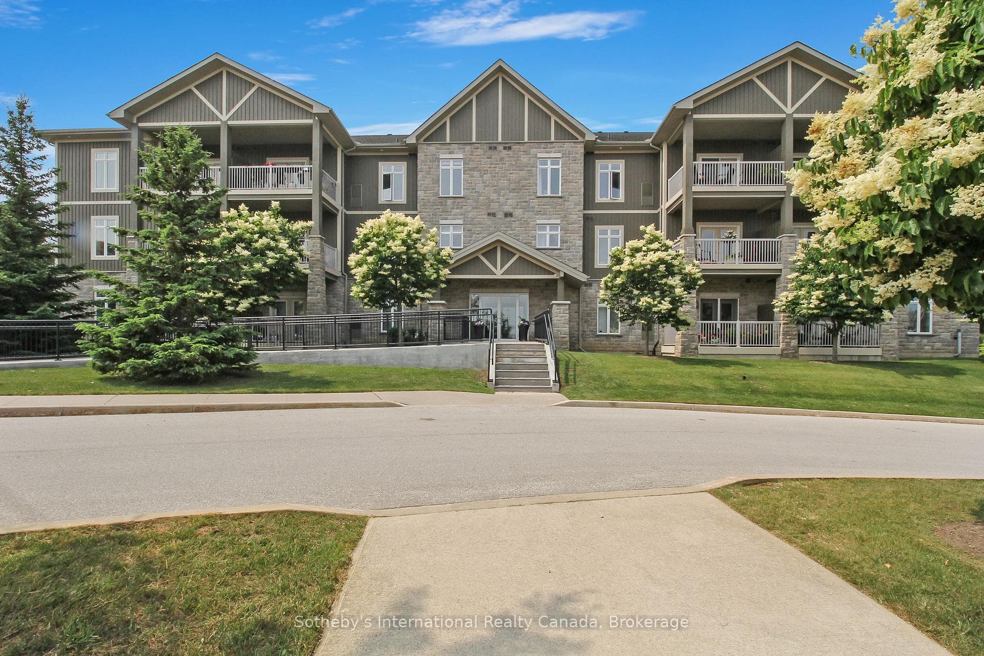 25 Beaver Street Unit 308, Blue Mountains, ON N0H 2P0 - Photo 1