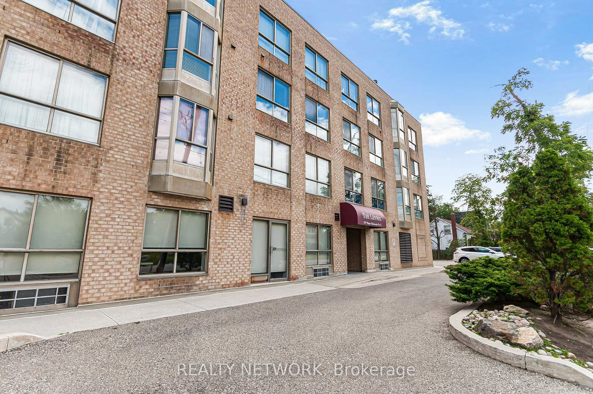 249 Major Mackenzie Drive Unit 106, Richmond Hill