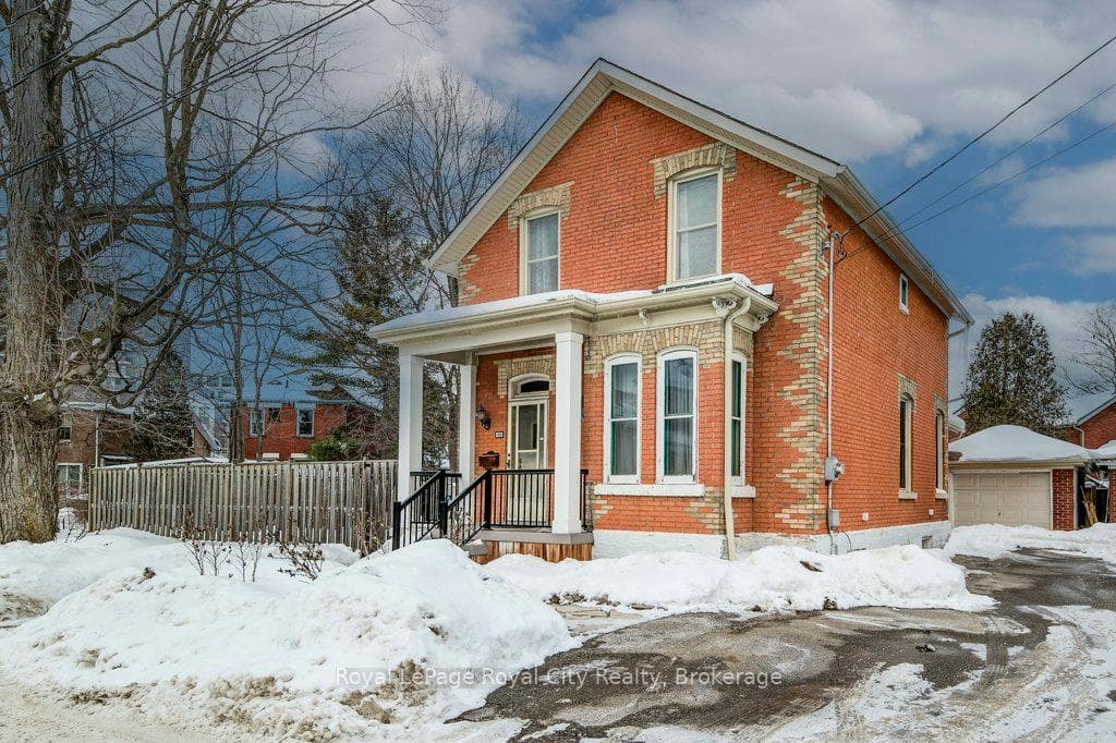 132 Neeve Street, Guelph