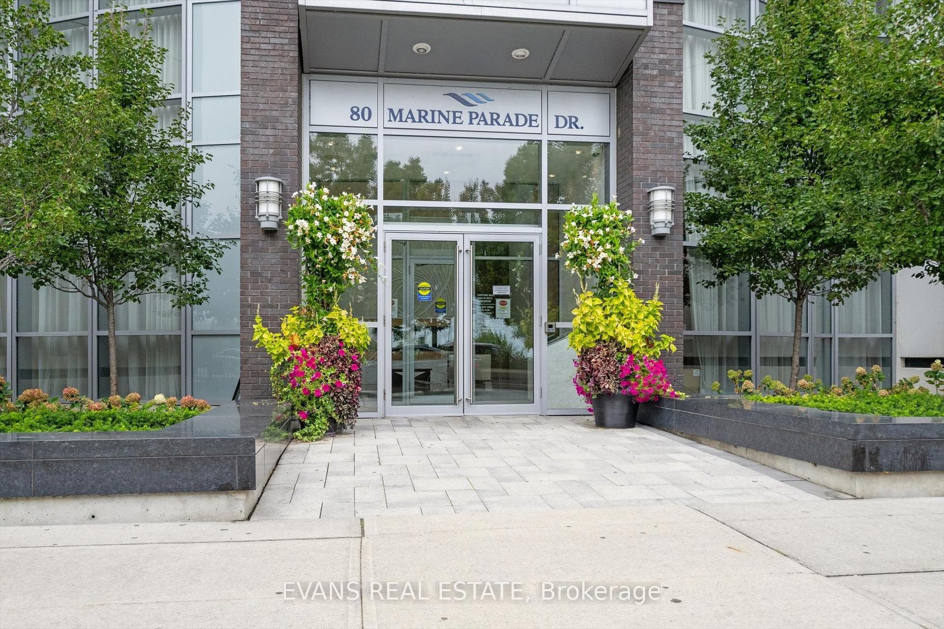 324-80 Marine Parade Dr Entrance