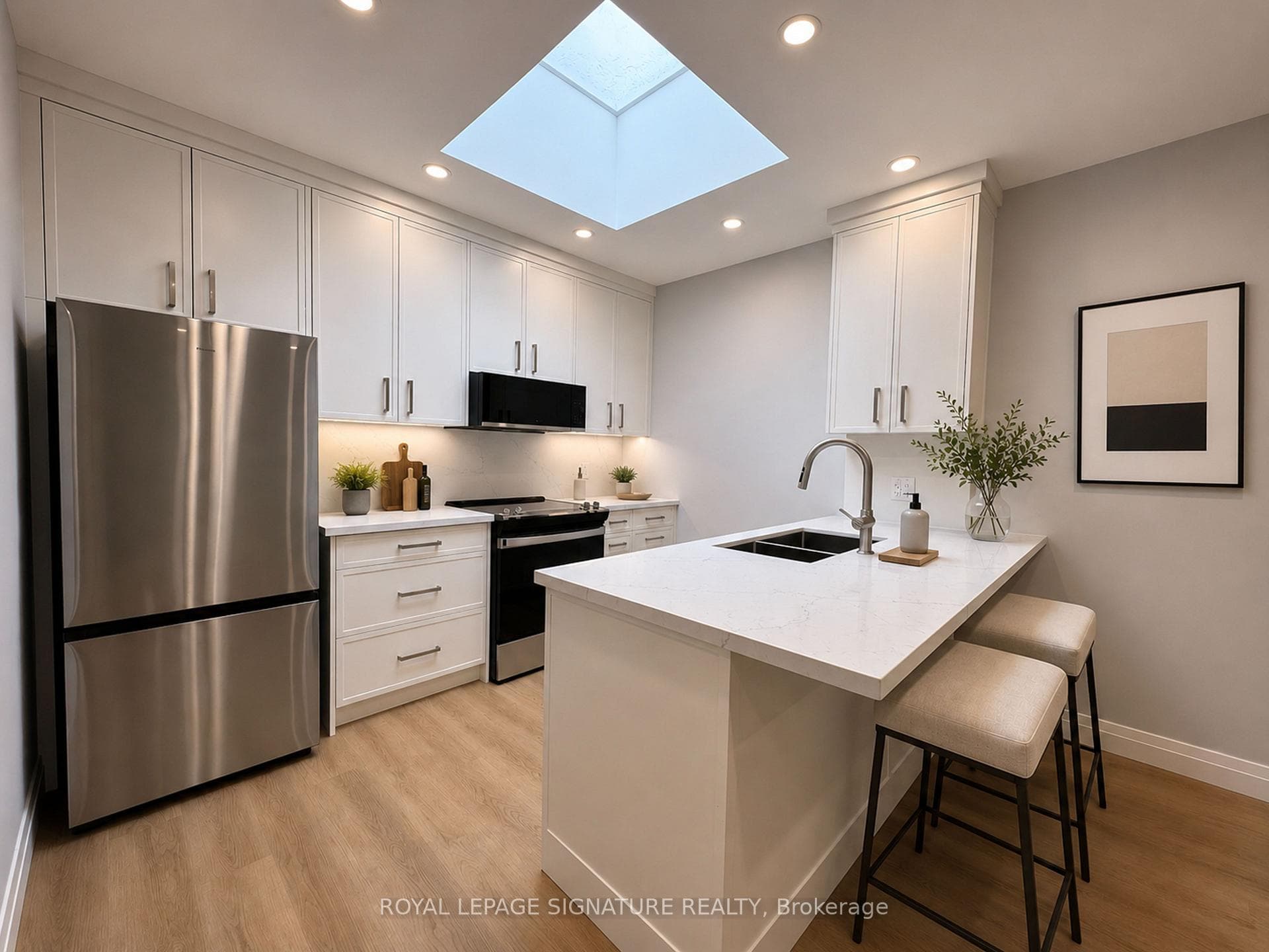 1727A Bayview Avenue Unit 2, Flemingdon Park / Don Mills, ON M4G 3C1 - Photo 1