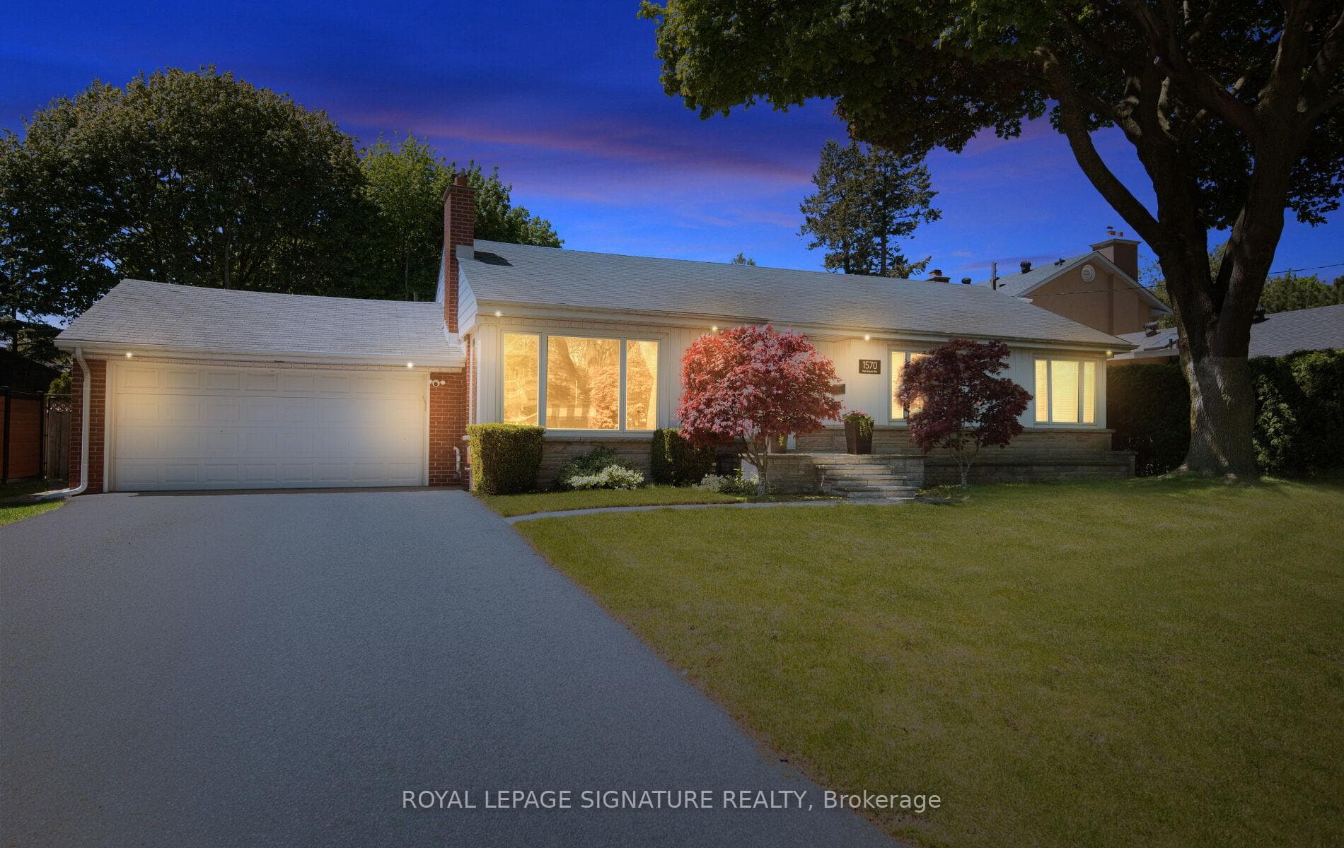 1570 Park Royale Boulevard, Mississauga, ON L5E 2Z4 - Photo 1