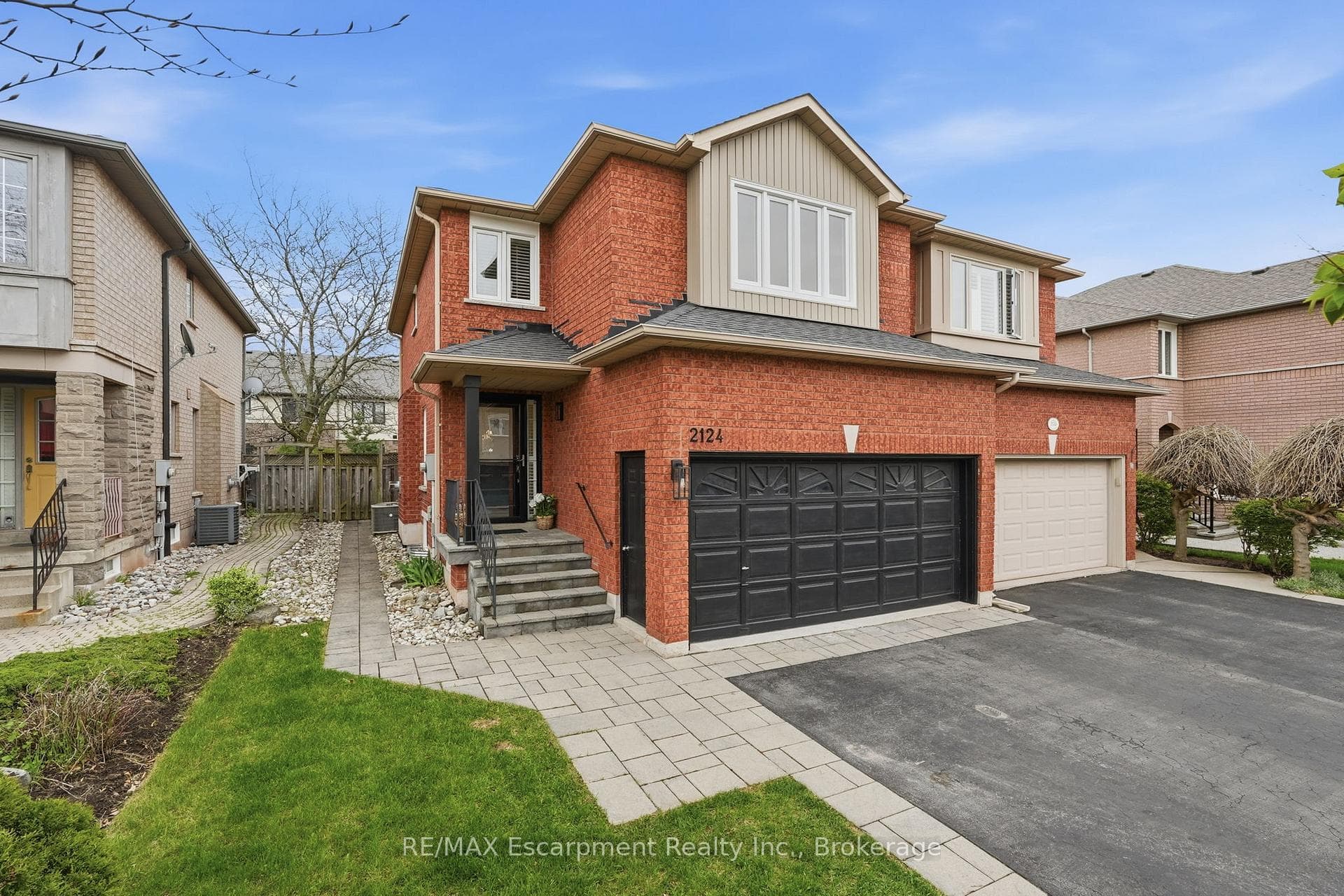 2124 Glenhampton Road, Oakville, ON L6M 3X1 - Photo 1