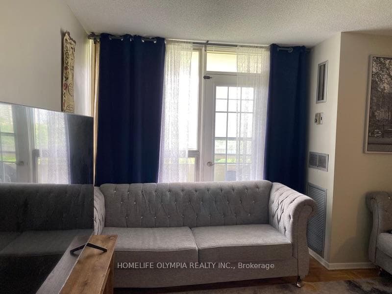 20 Edgecliff Golfway Unit 1402, Flemingdon Park / Don Mills, ON M3C 3A4 - Photo 1