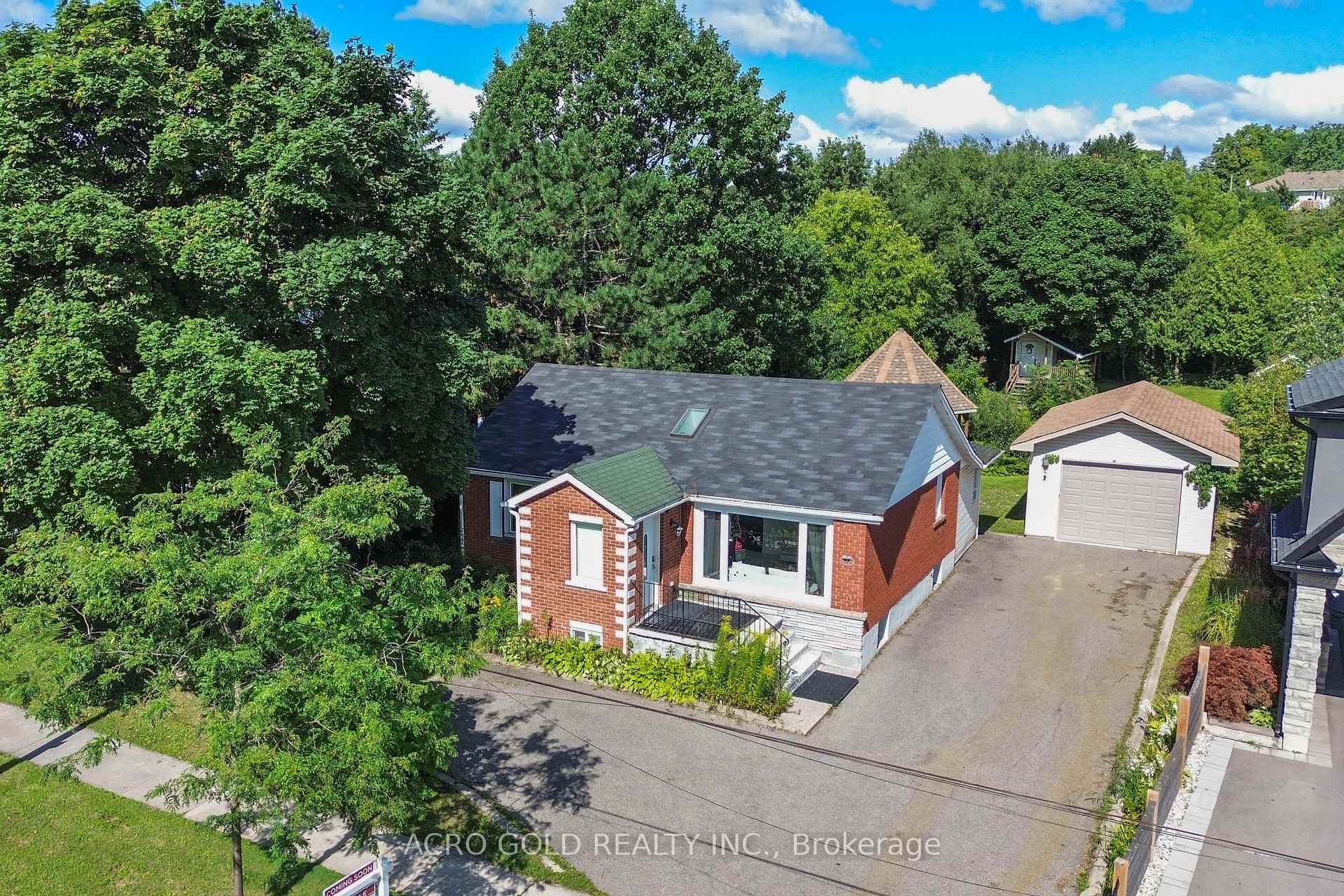 125 LEIGHLAND Avenue, Oakville