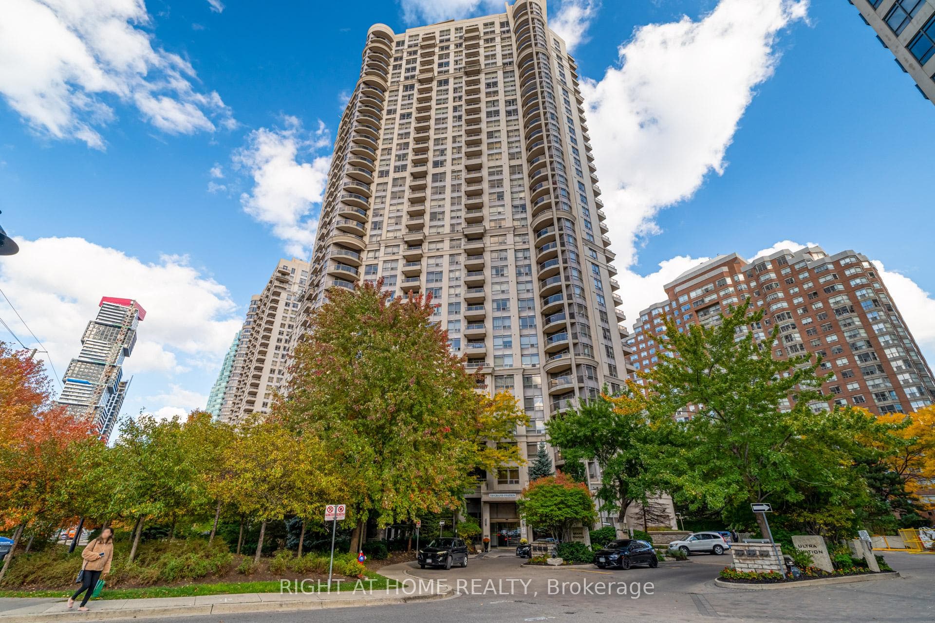 310 Burnhamthorpe Road Unit 2412, Mississauga, ON L5B 4P9 - Photo 1