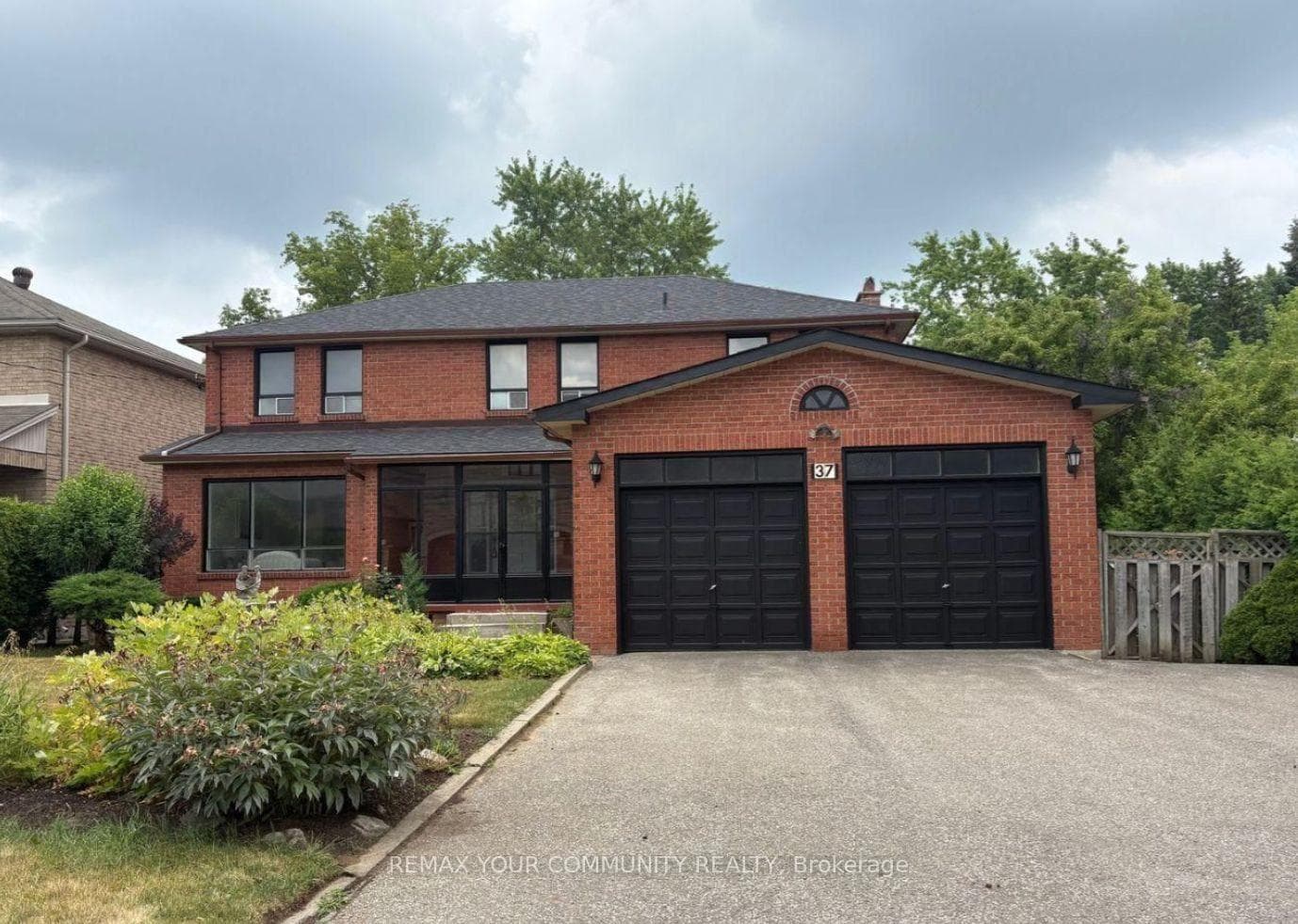 37 Mackay Drive, Richmond Hill, ON L4C 6N9 - Photo 1