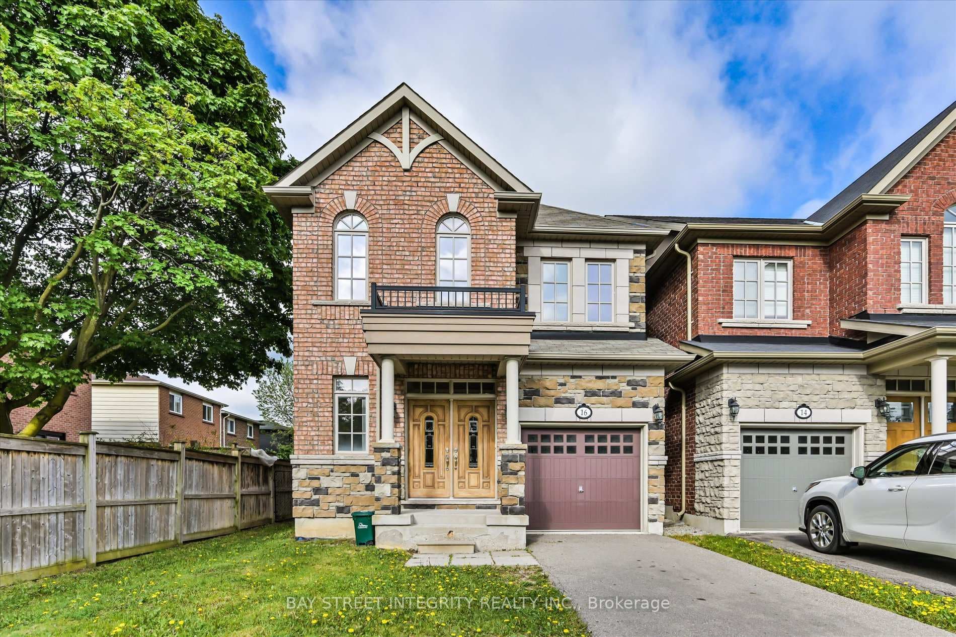 16 Coventry Court, Richmond Hill, ON L4C 0X1 - Photo 1