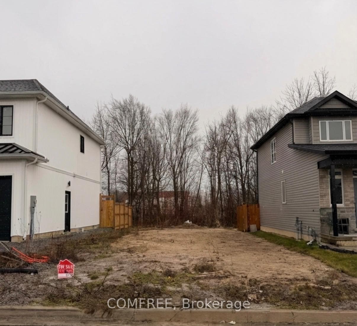 190 Hodgkins Avenue, Thorold, ON L2V 0M6 - Photo 1