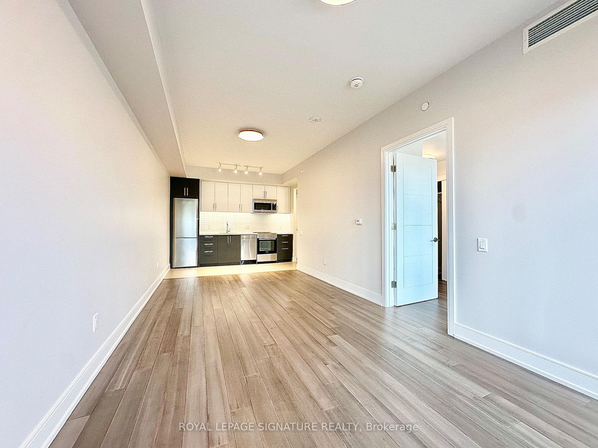 2525 Bathurst Street Unit 511, Lawrence Park / Bedford Park, ON M6B 2Y9 - Photo 1