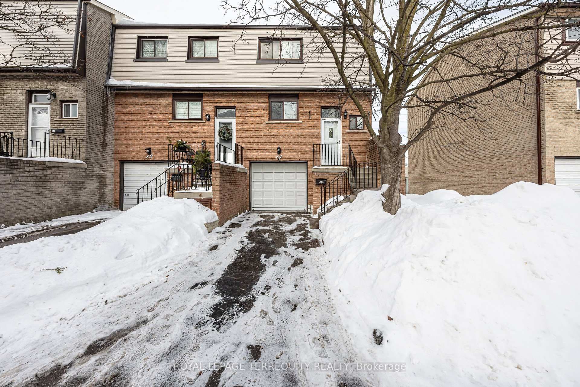 1945 Denmar Road Unit 14, Pickering, ON L1V 3E2 - Photo 1