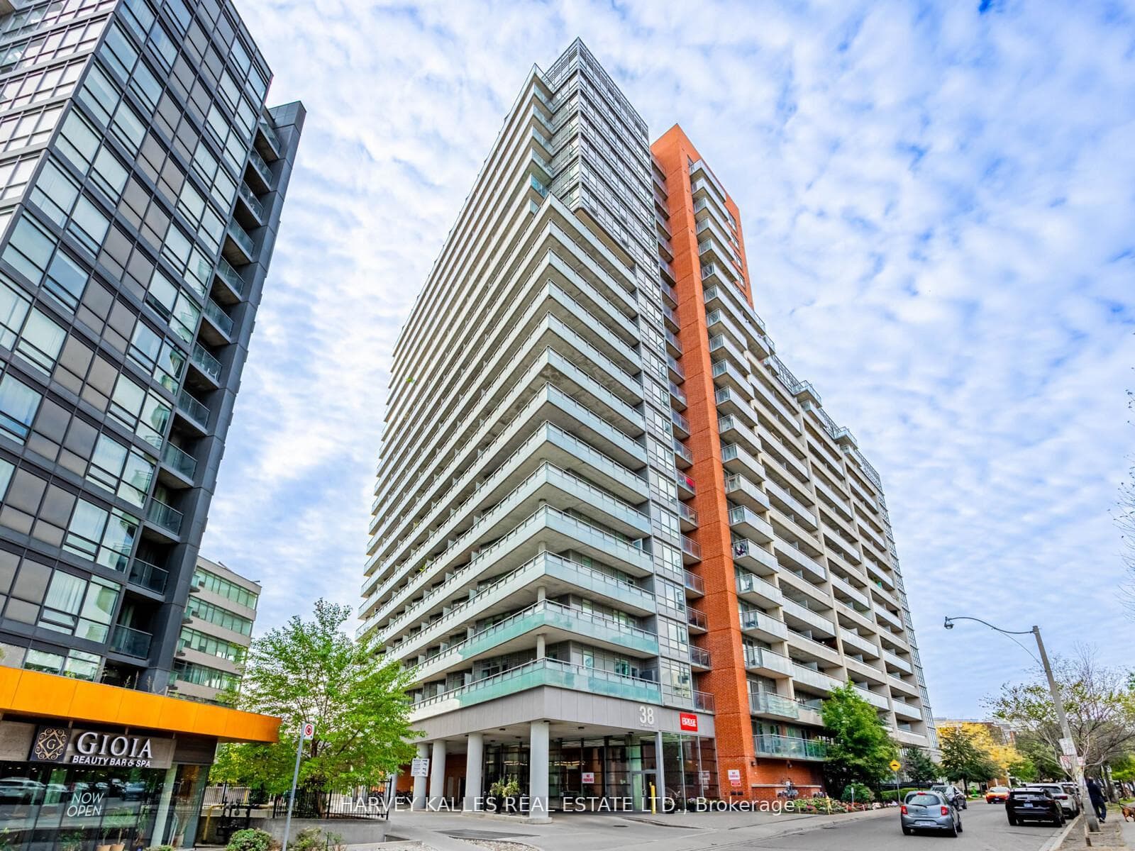 38 Joe Shuster Way Unit 703, High Park / Junction / Roncesvalles, ON M6K 0A5 - Photo 1