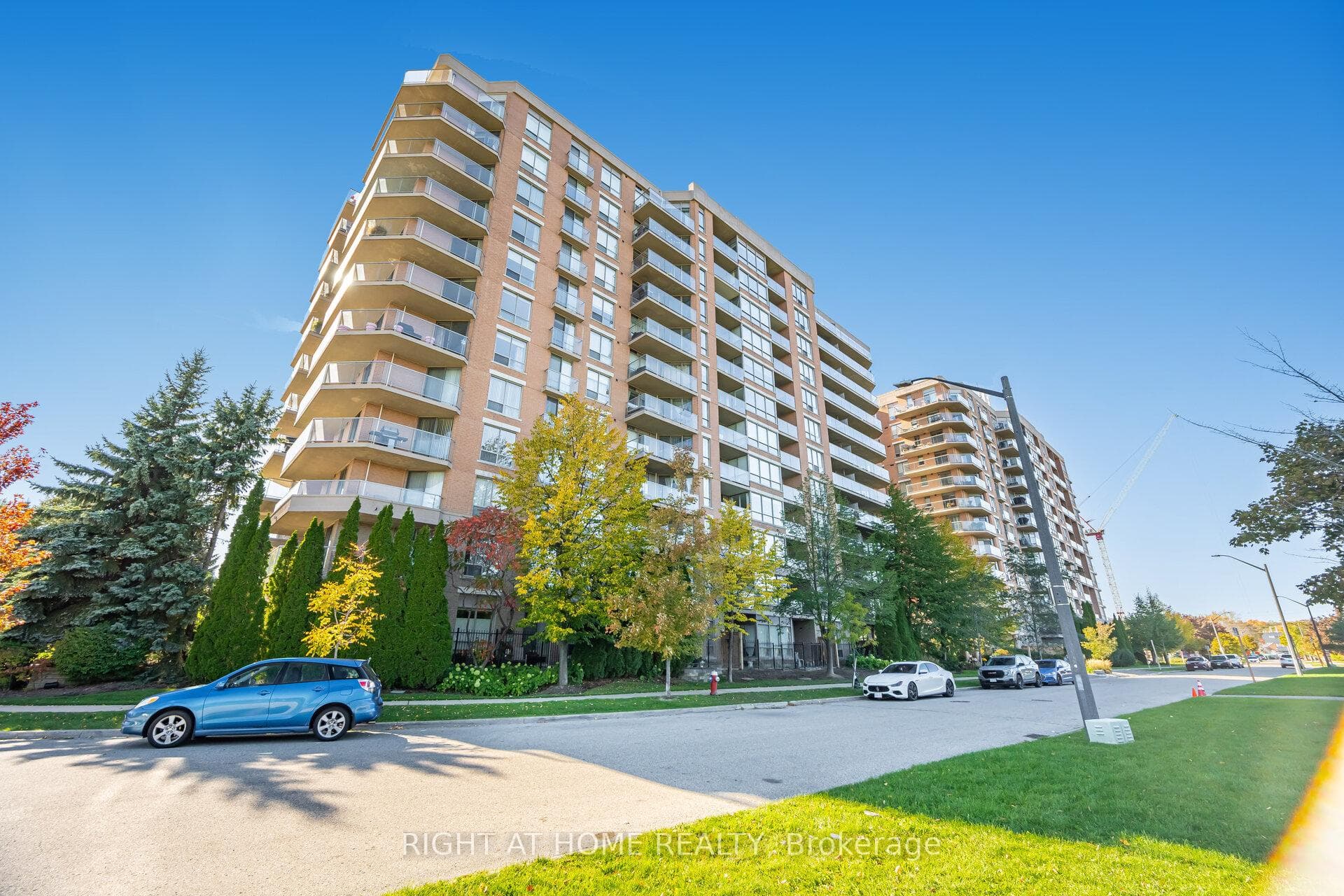 1140 Parkwest Place Unit 605, Mississauga, ON L5E 3K9 - Photo 1