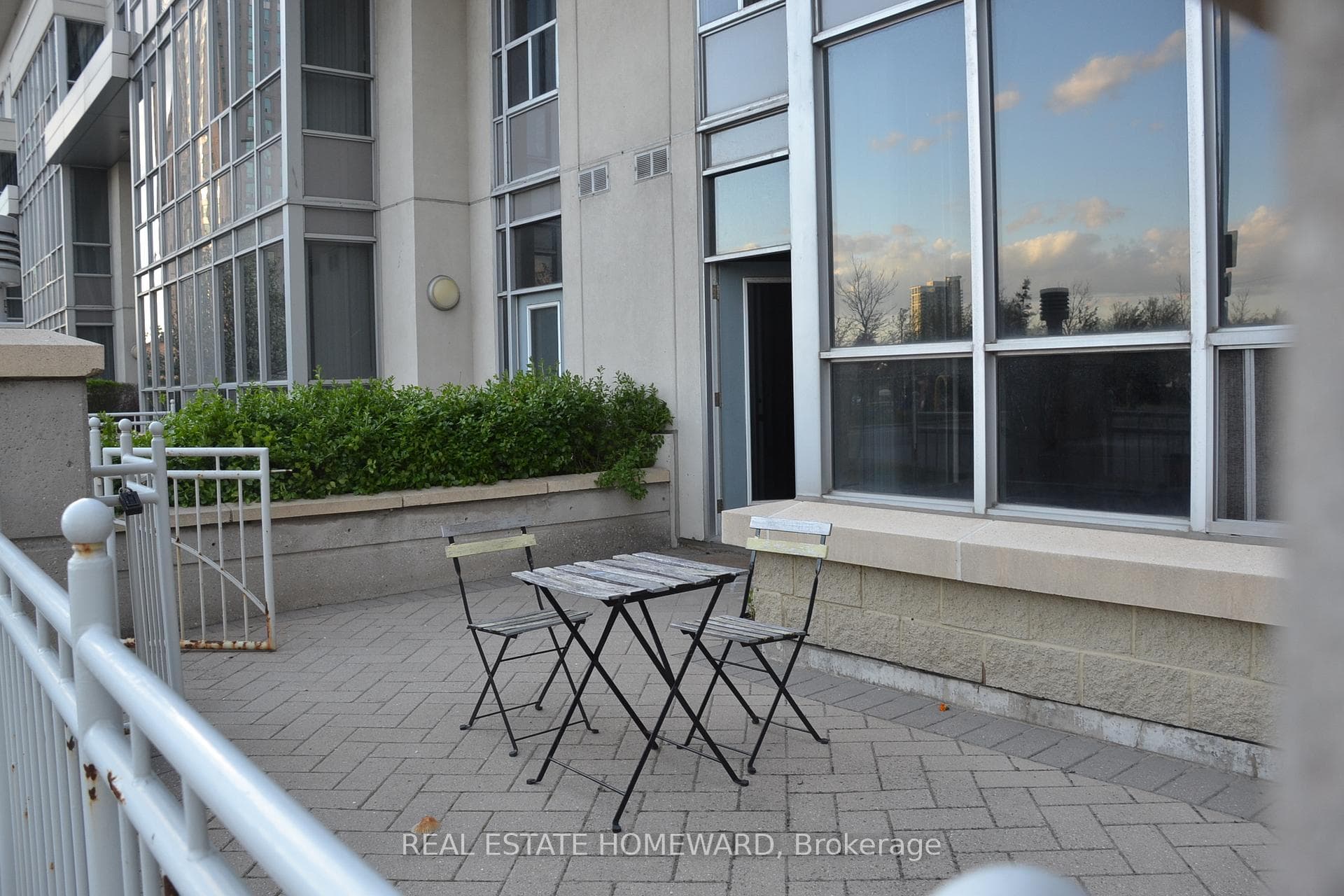 38 Lee Centre Drive Unit 126, Scarborough (West Hill / Highland Creek)