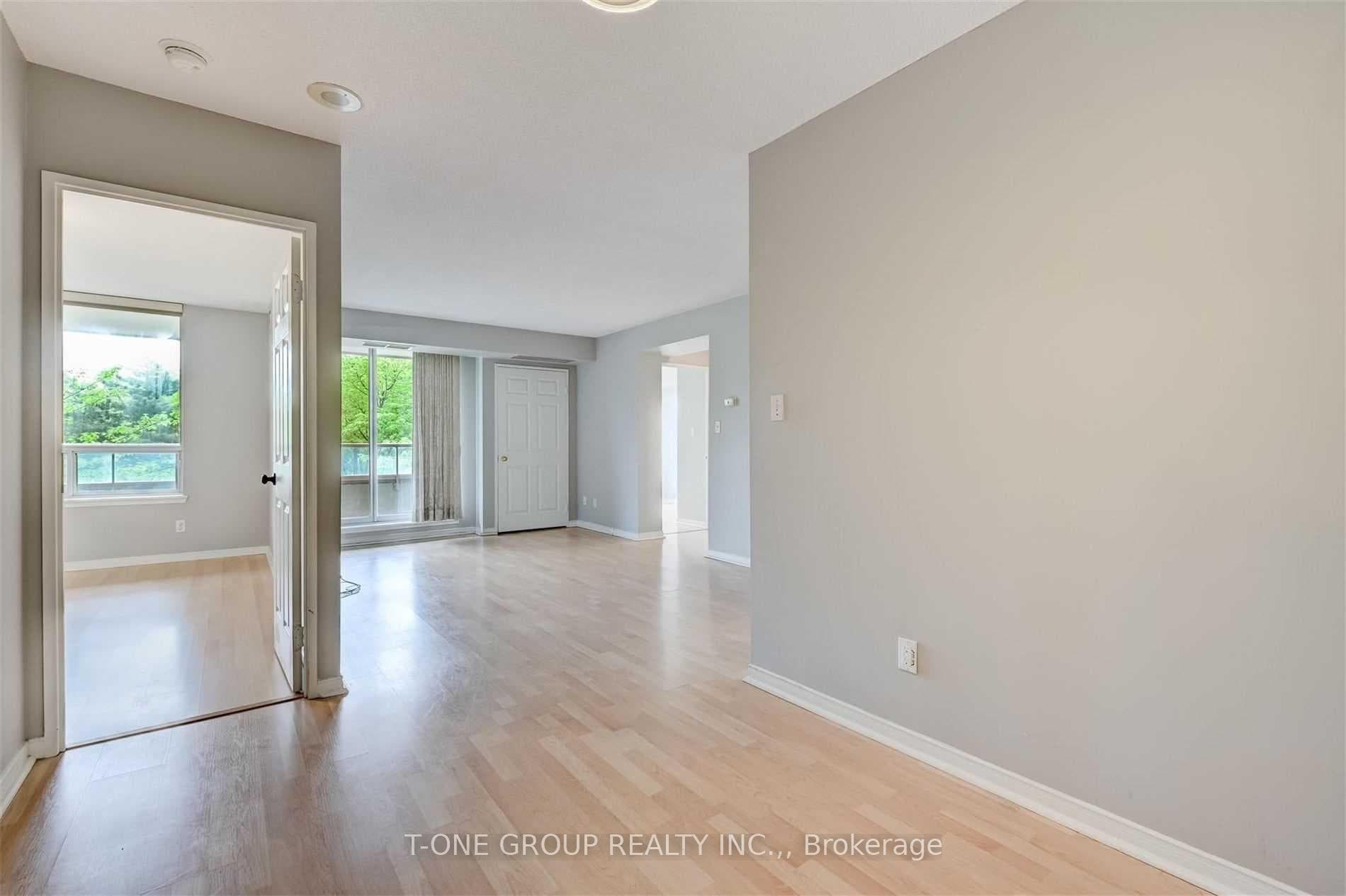 18 Hillcrest Avenue Unit 204, Toronto C14