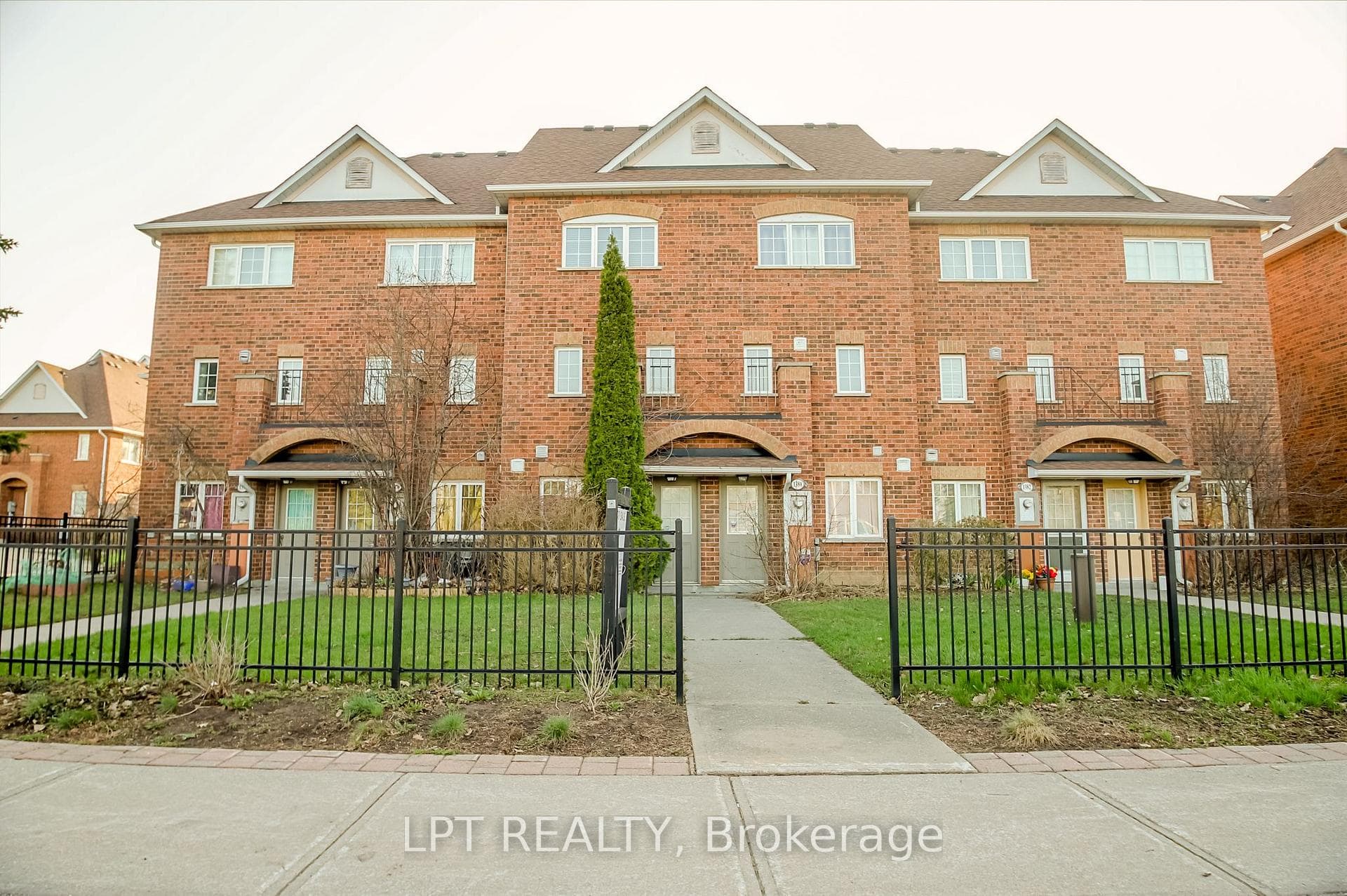 1378 Meadowvale Road Unit 36, Scarborough (Morningside / West Hill), ON M1B 5Z4 - Photo 1