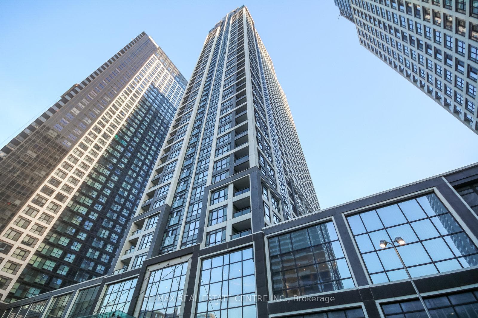 9 Mabelle Avenue Unit 425, Etobicoke (Islington / Rexdale), ON M9A 4X7 - Photo 1