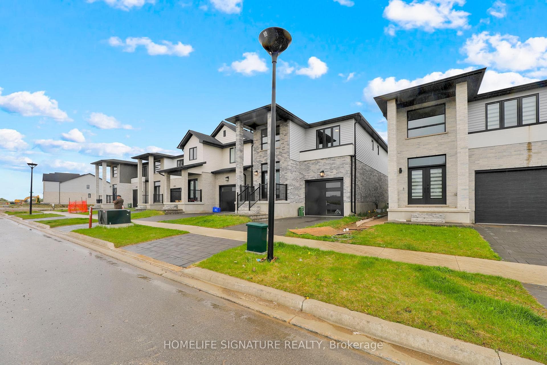 6433 Royal Magnolia Avenue, London South, ON N6P 0K2 - Photo 1