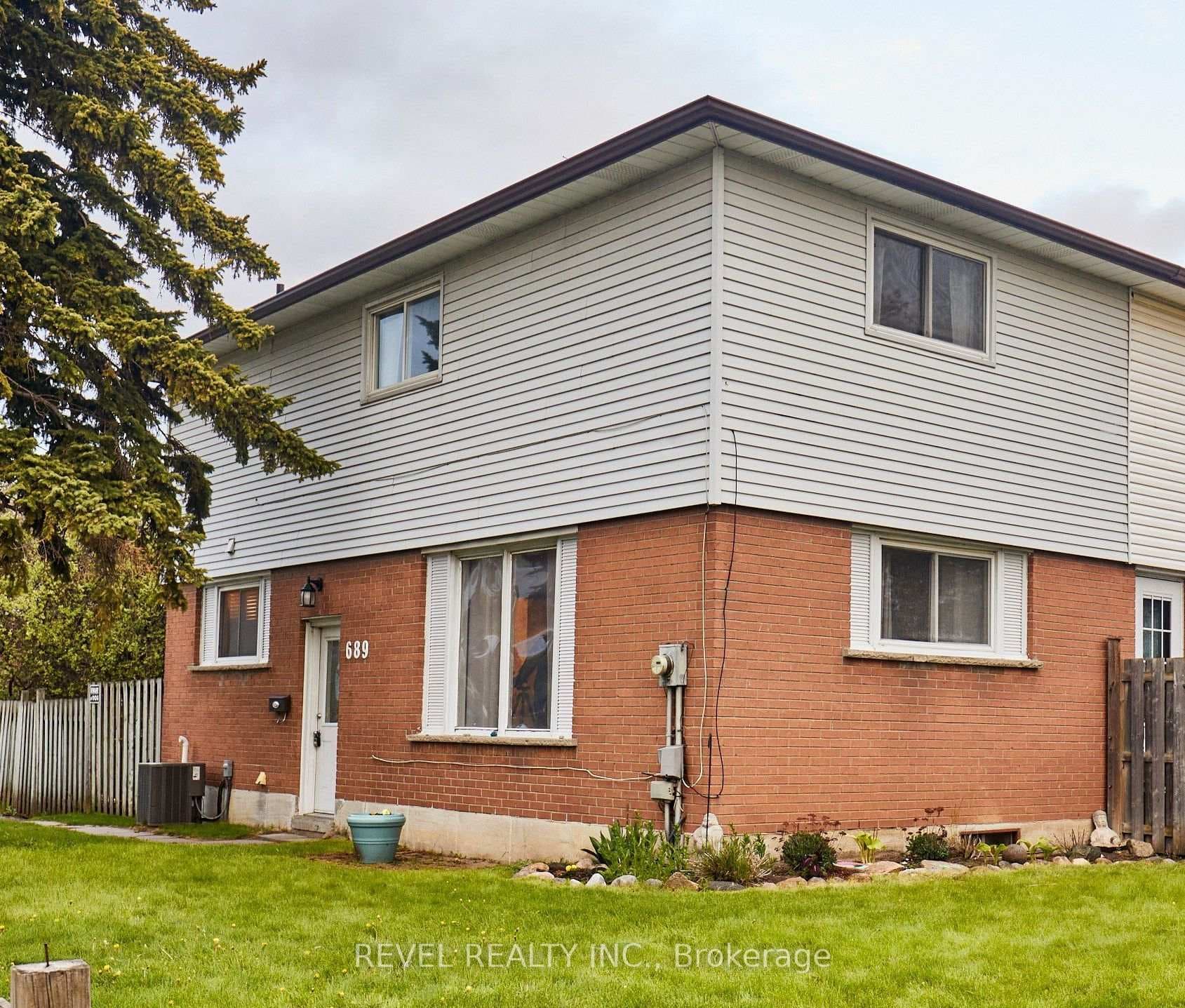 689 Gibb Street, Oshawa