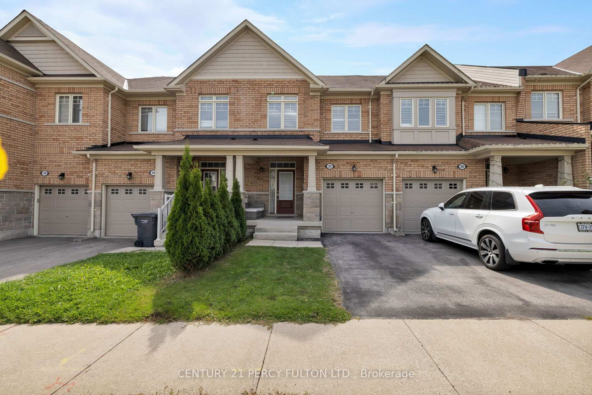 202 Sky Harbour Drive, Brampton, ON L6Y 2Z7 - Photo 1