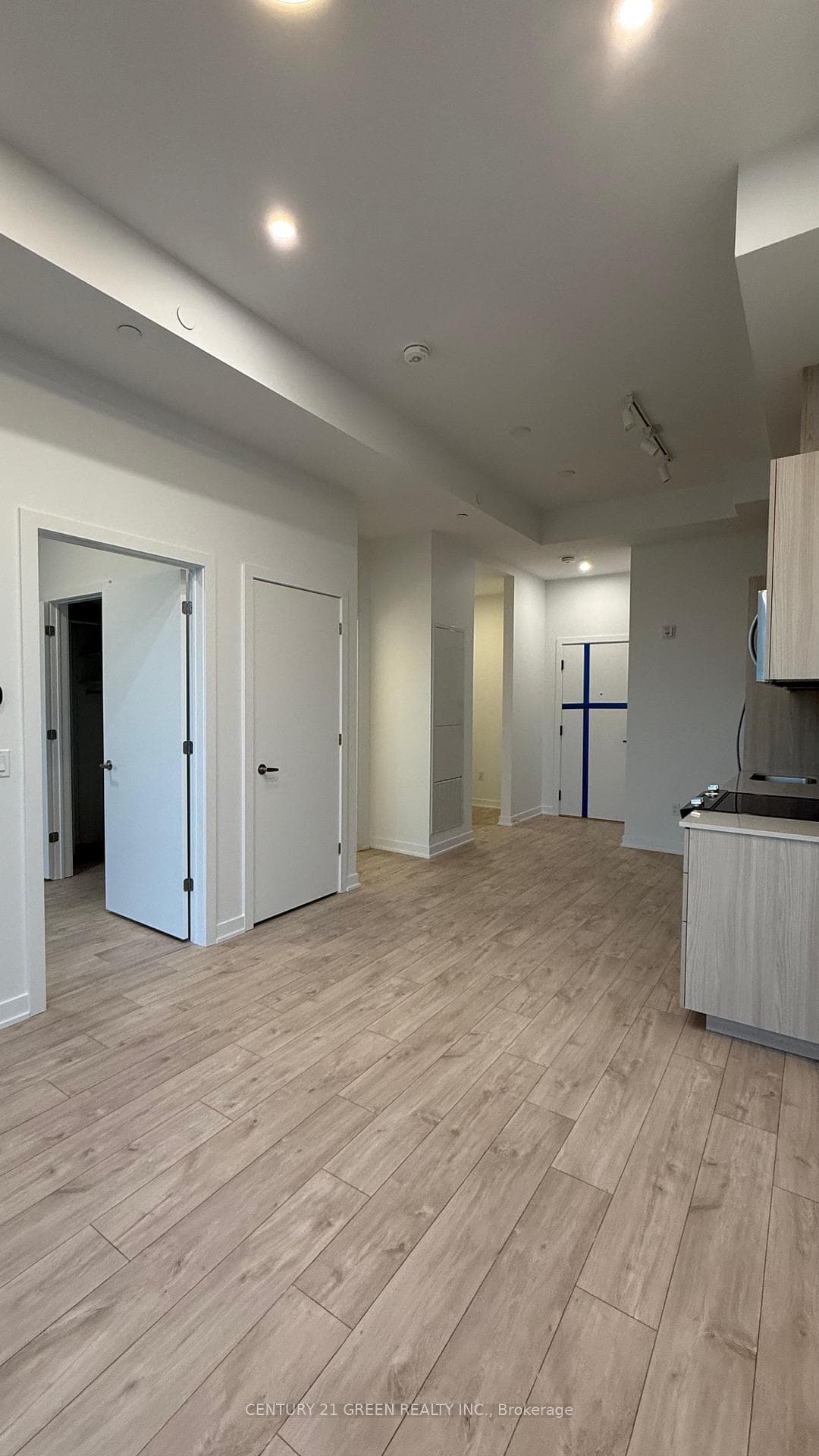 720 Whitlock Avenue Unit D810, Milton