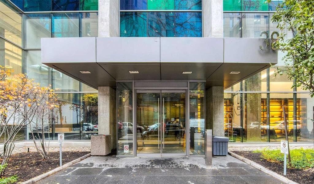 38 Grenville Street Unit 3007, Toronto C01