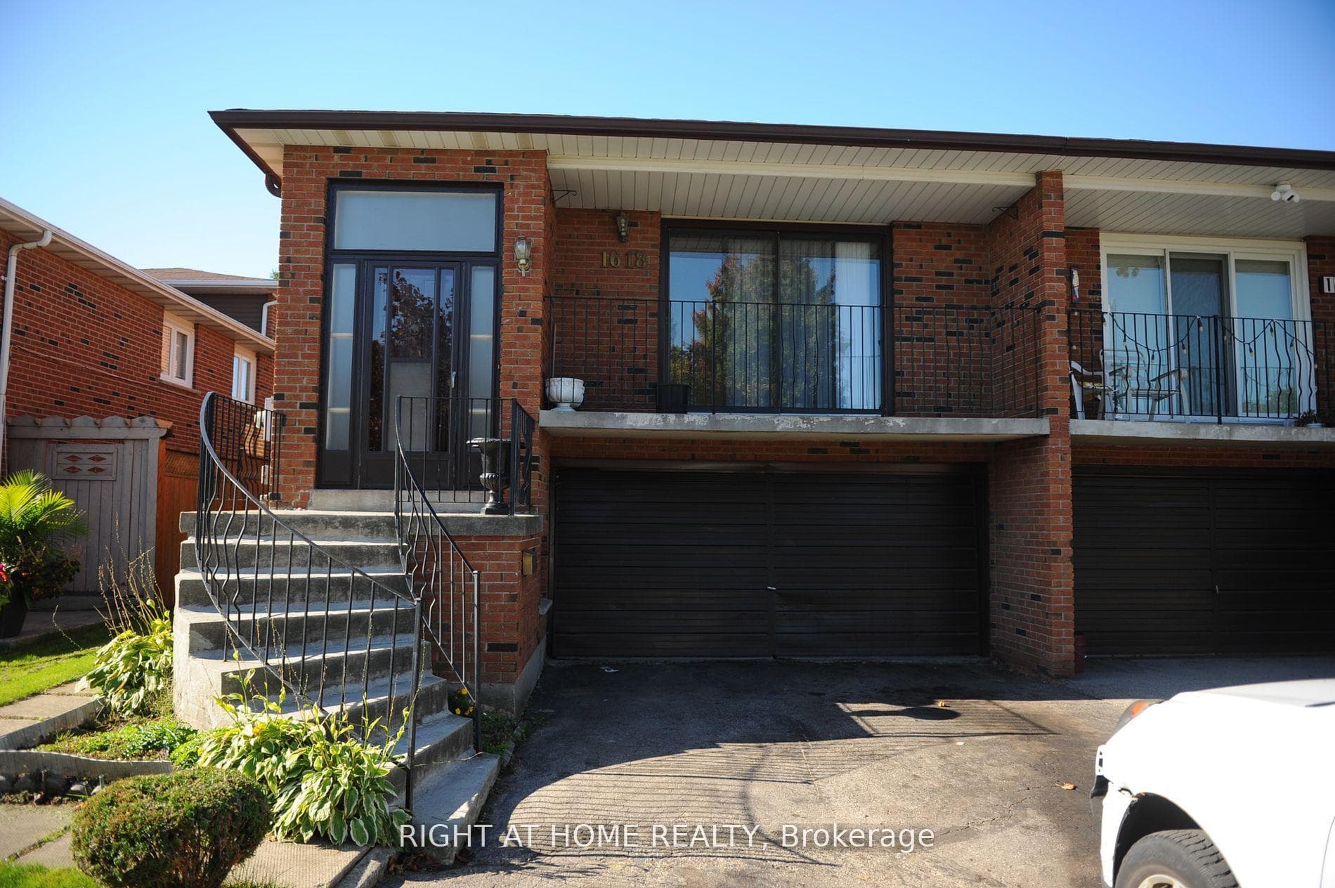 1618 Corkstone Glade Unit Upper, Mississauga, ON L4W 2E7 - Photo 1