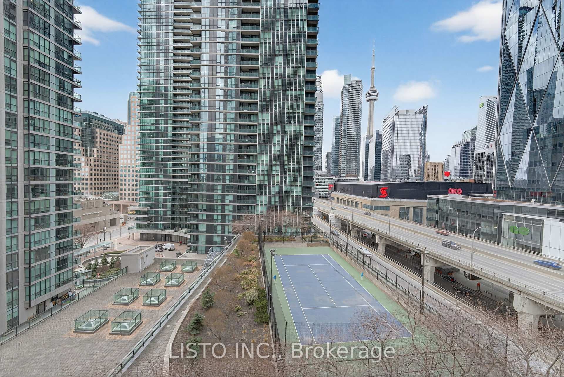 16 Yonge Street Unit 1013, Downtown Toronto / Waterfront, ON M5E 2A1 - Photo 1