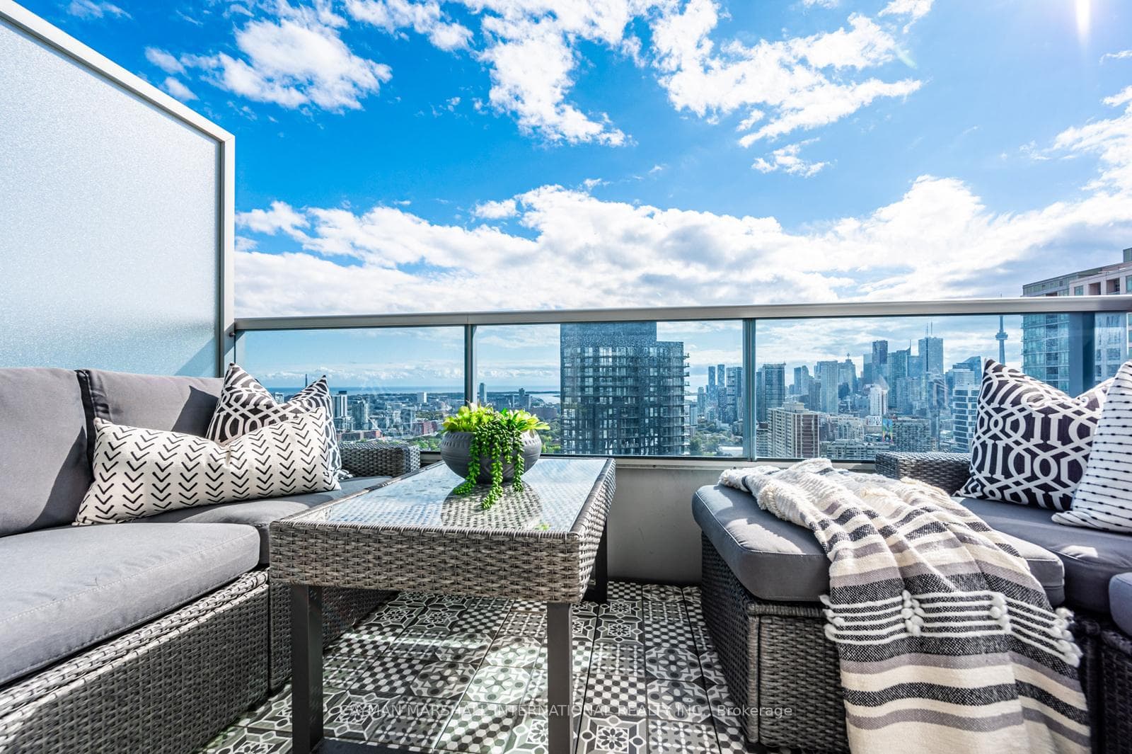 500 Sherbourne Street Unit 3205, Toronto C08