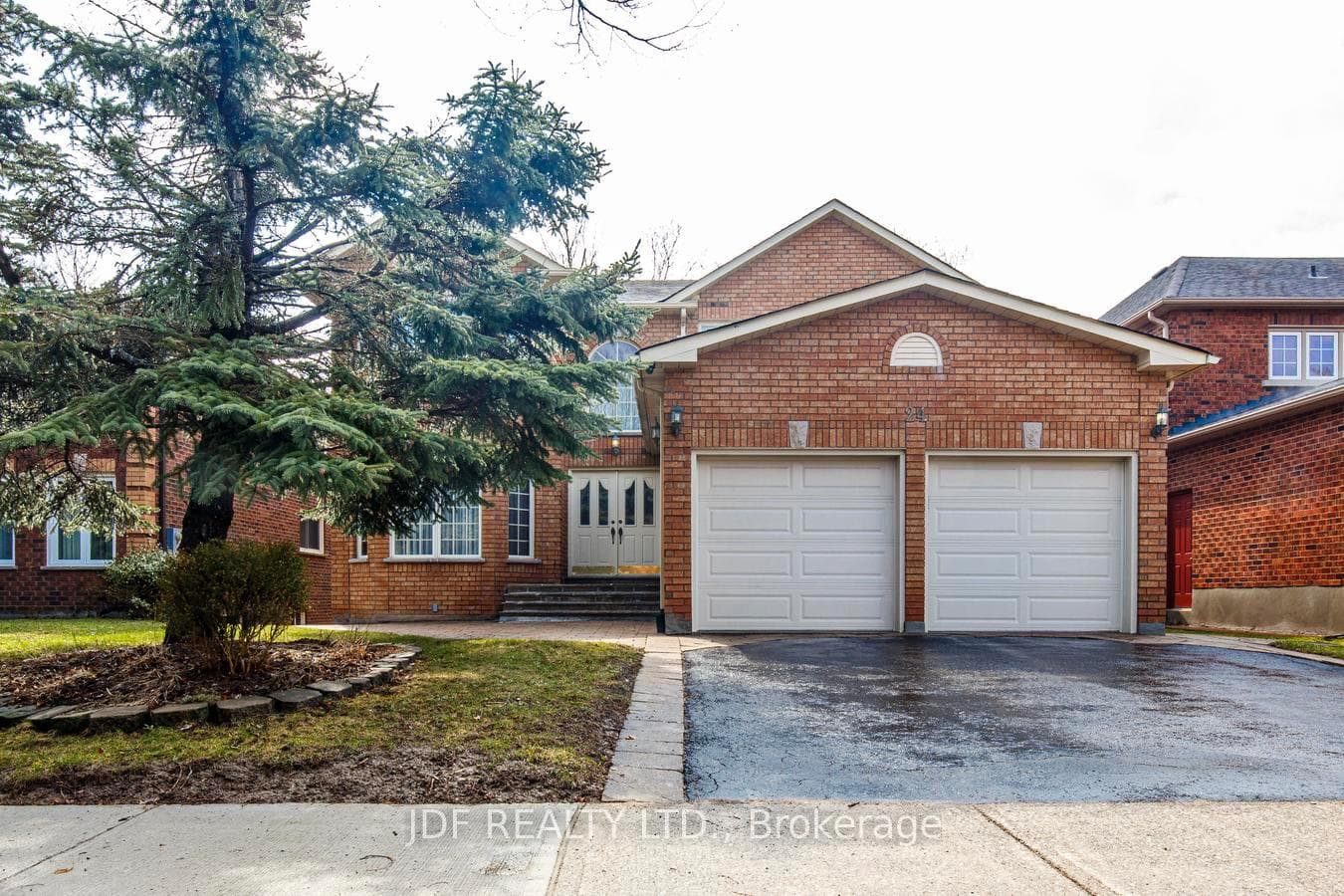 24 Whalen Court, Richmond Hill