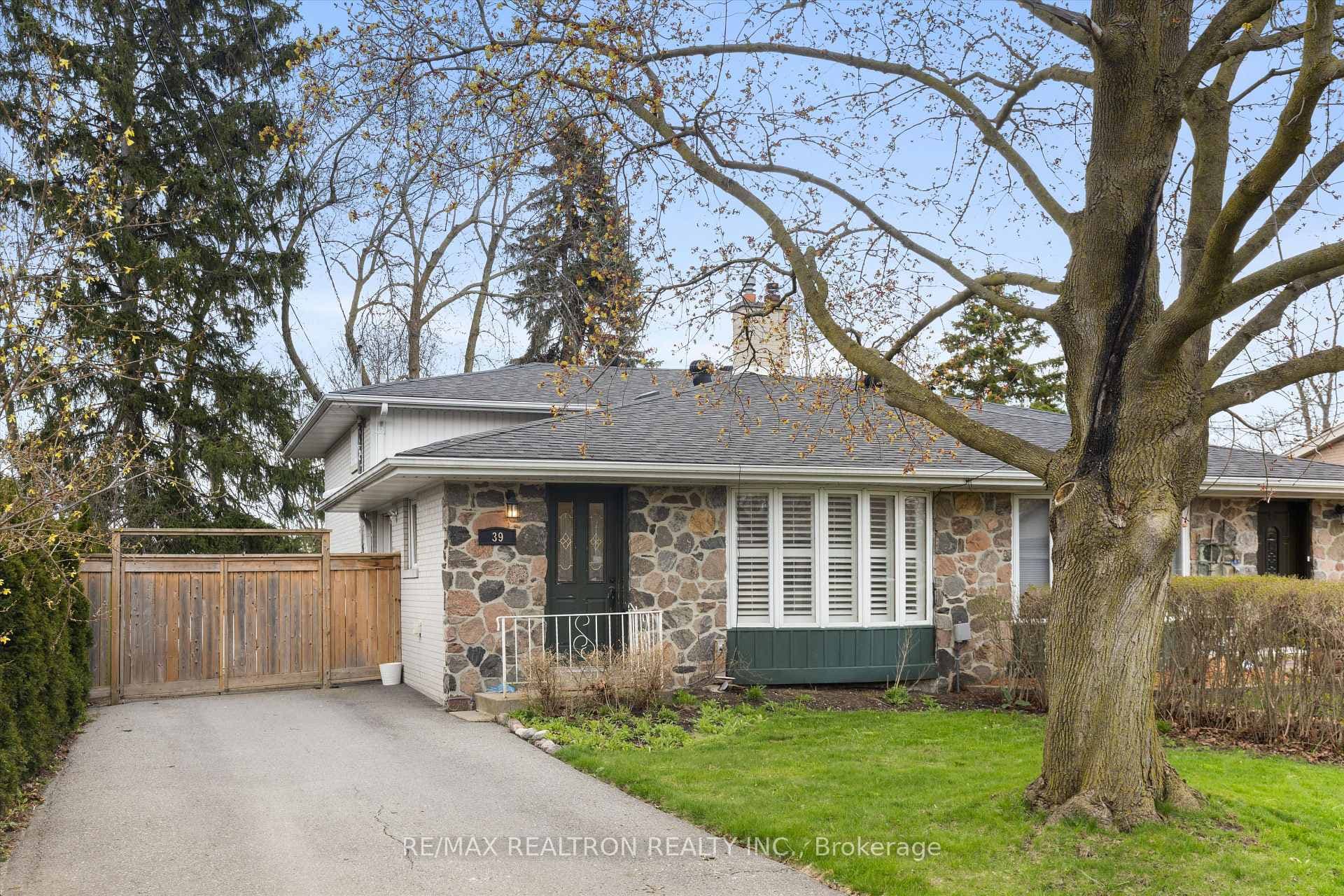 39 Jasper Drive, Aurora, ON L4G 3B6 - Photo 1