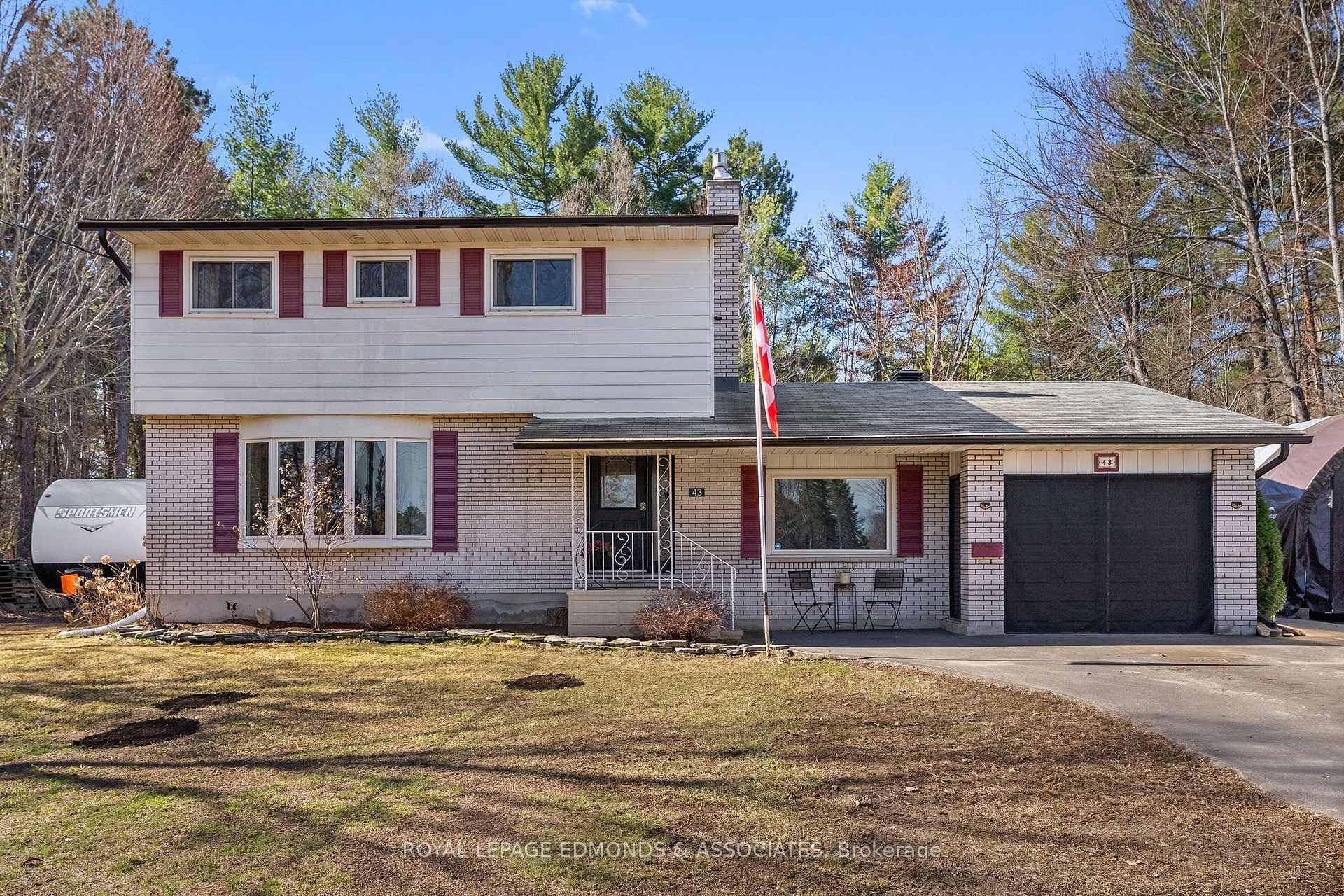 43 Lisa Crescent, Petawawa