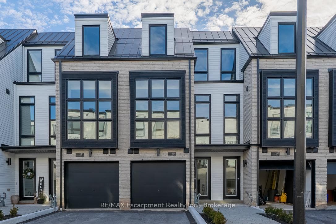 138 EAST Street Unit 3, Oakville