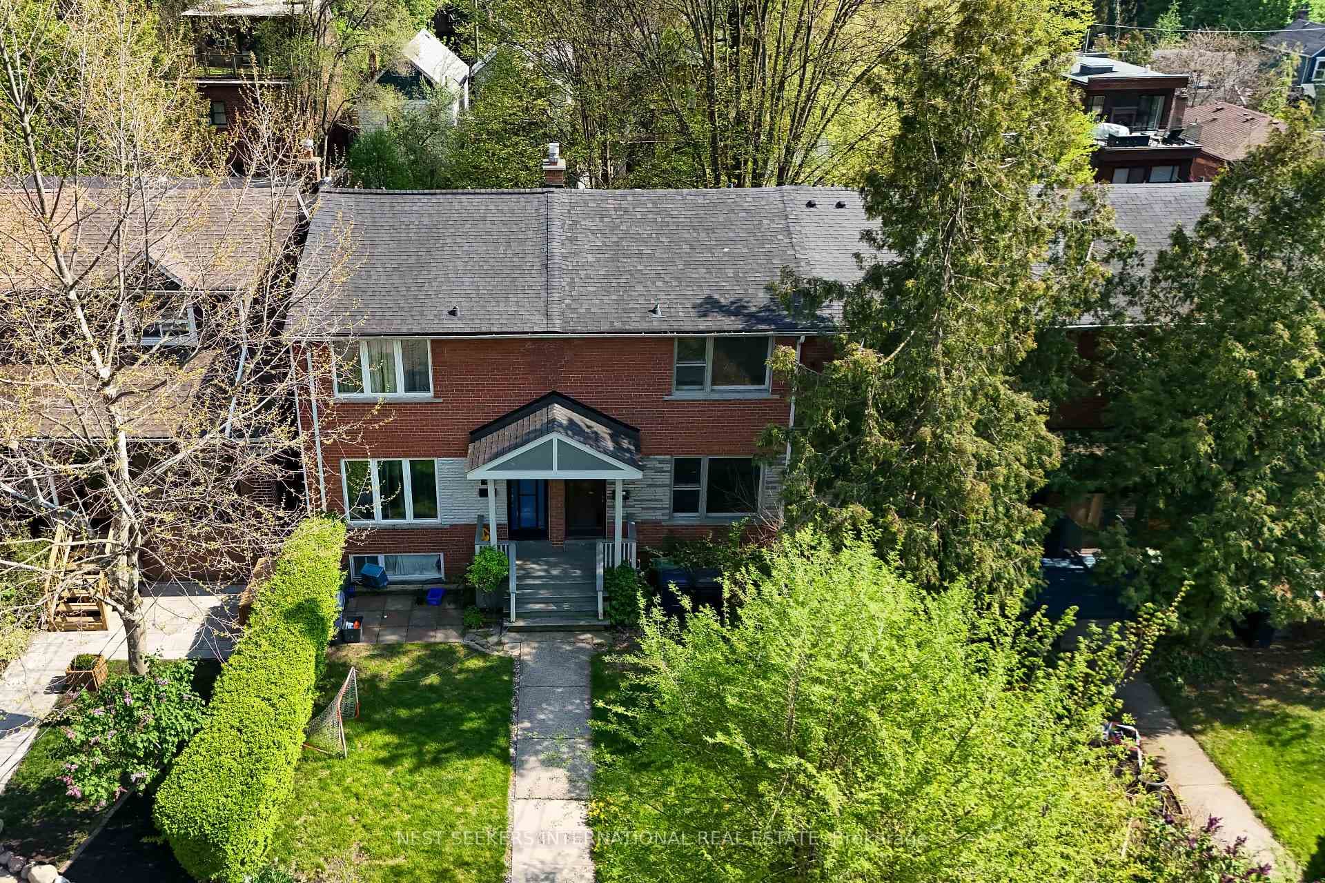 31 Ivy Avenue, Toronto E01