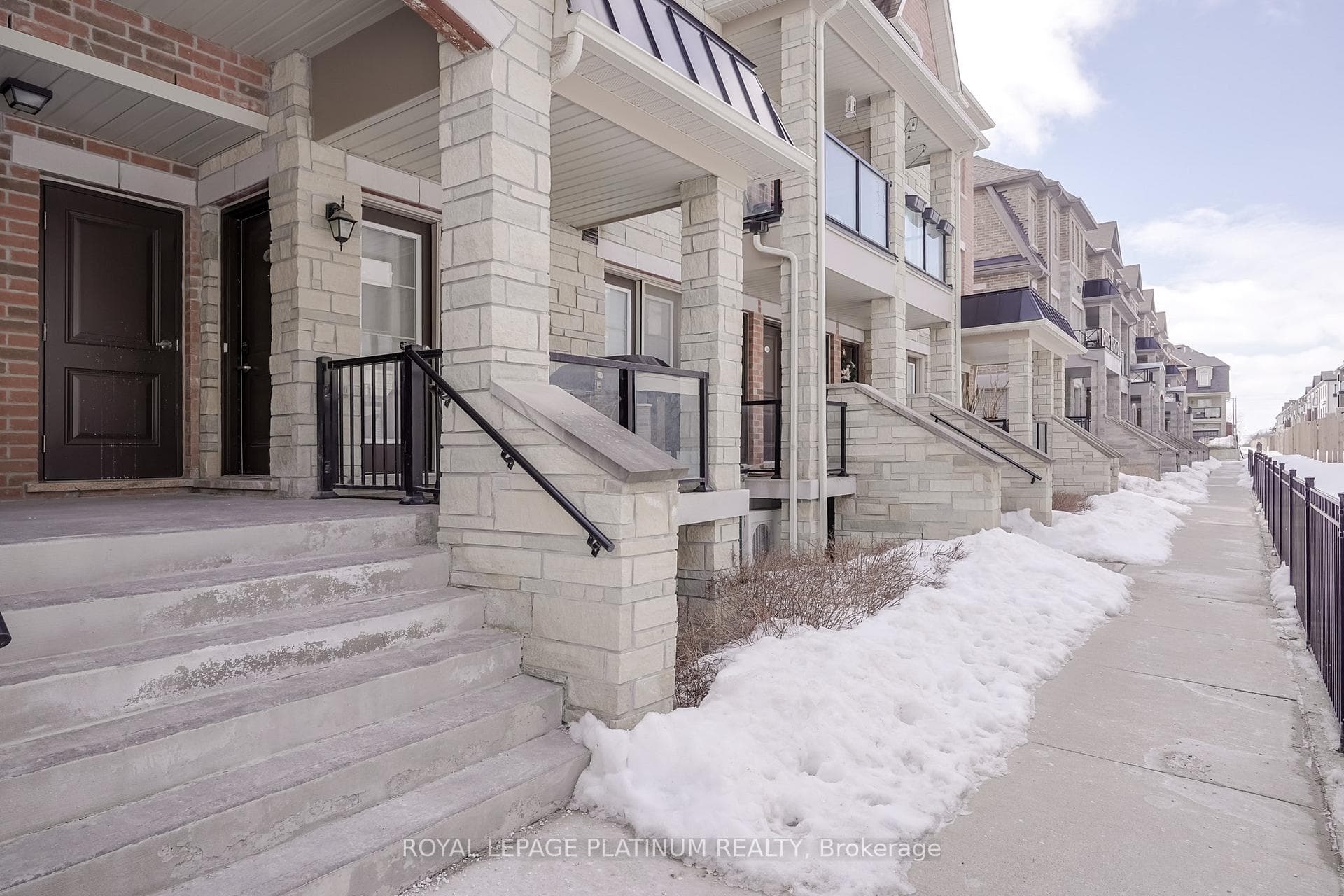 200 Veterans Drive Unit #36, Brampton, ON L7A 4S6 - Photo 1