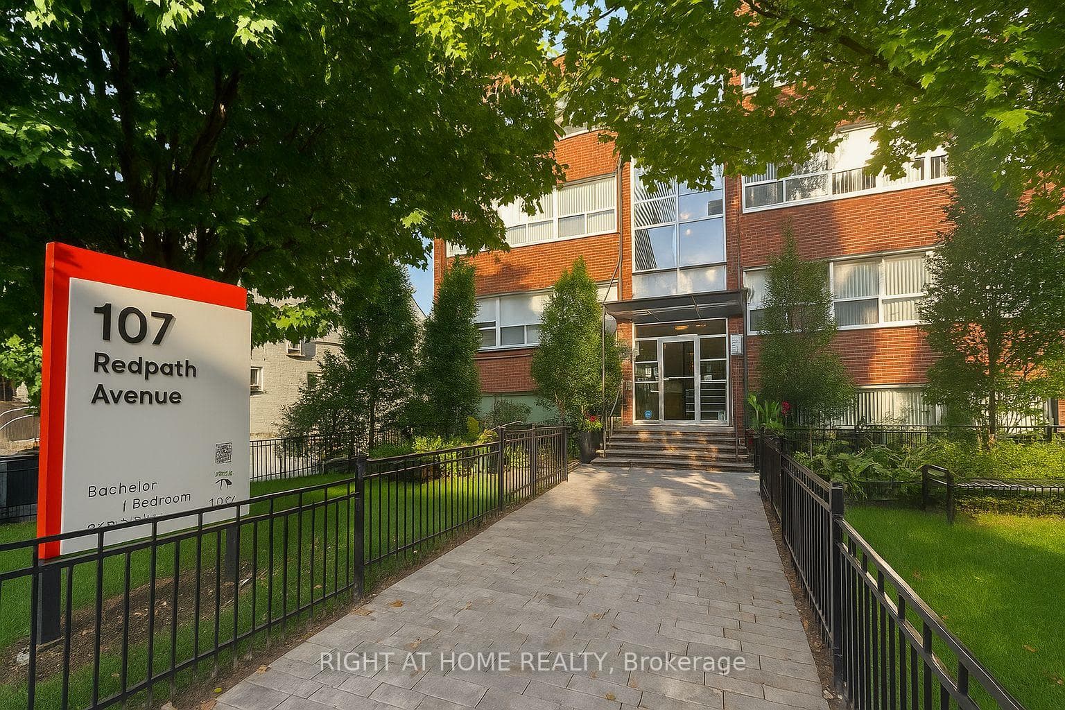 107 Redpath Avenue Unit 8, Leaside / Davisville, ON M4S 2J9 - Photo 1