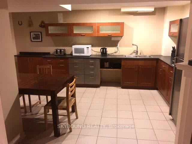 4833 Wild Rose Street Unit Basement Apartment, Mississauga, ON L5M 5M8 - Photo 1